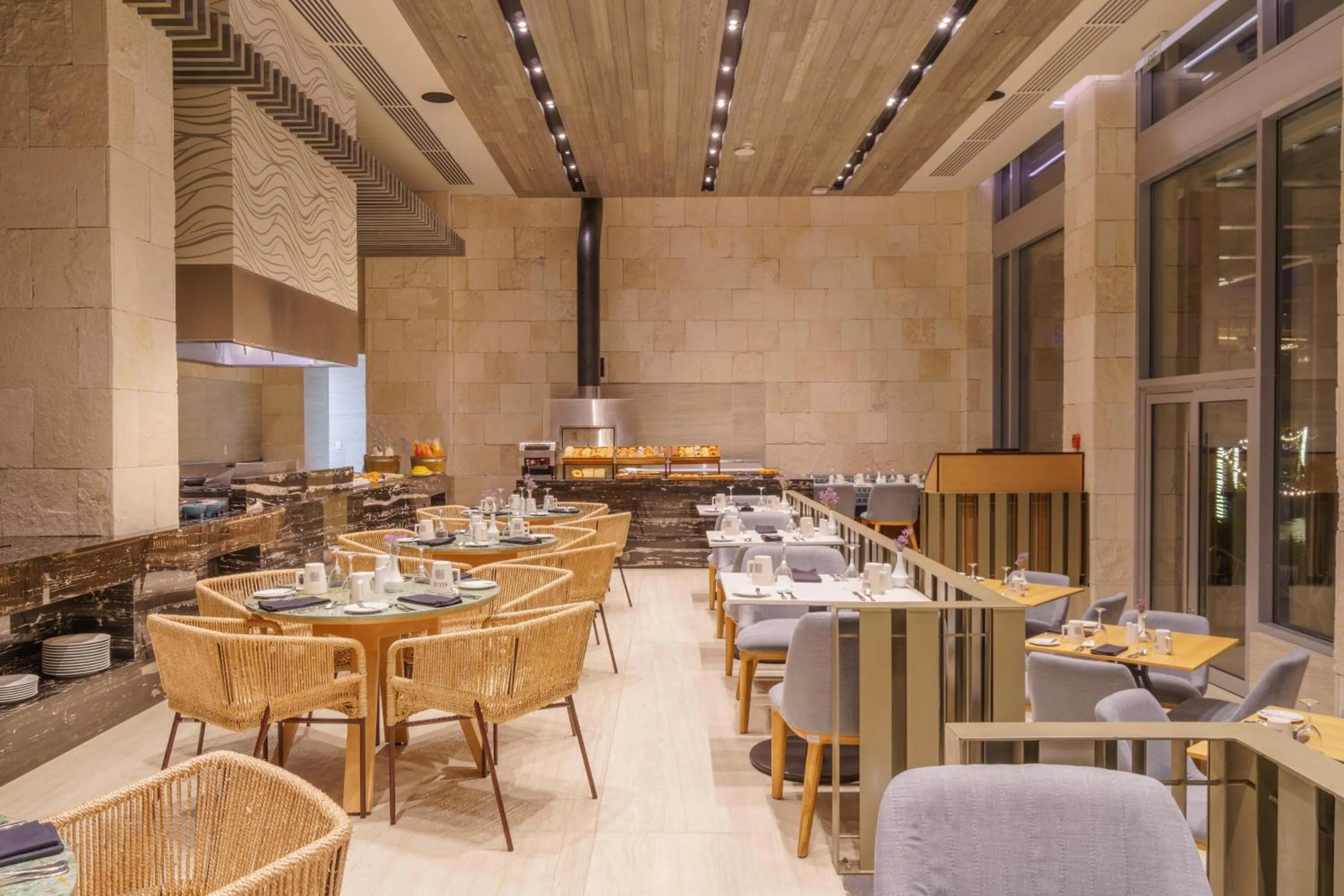 Restaurant/places to eat in Renaissance Cancun Resort & Marina