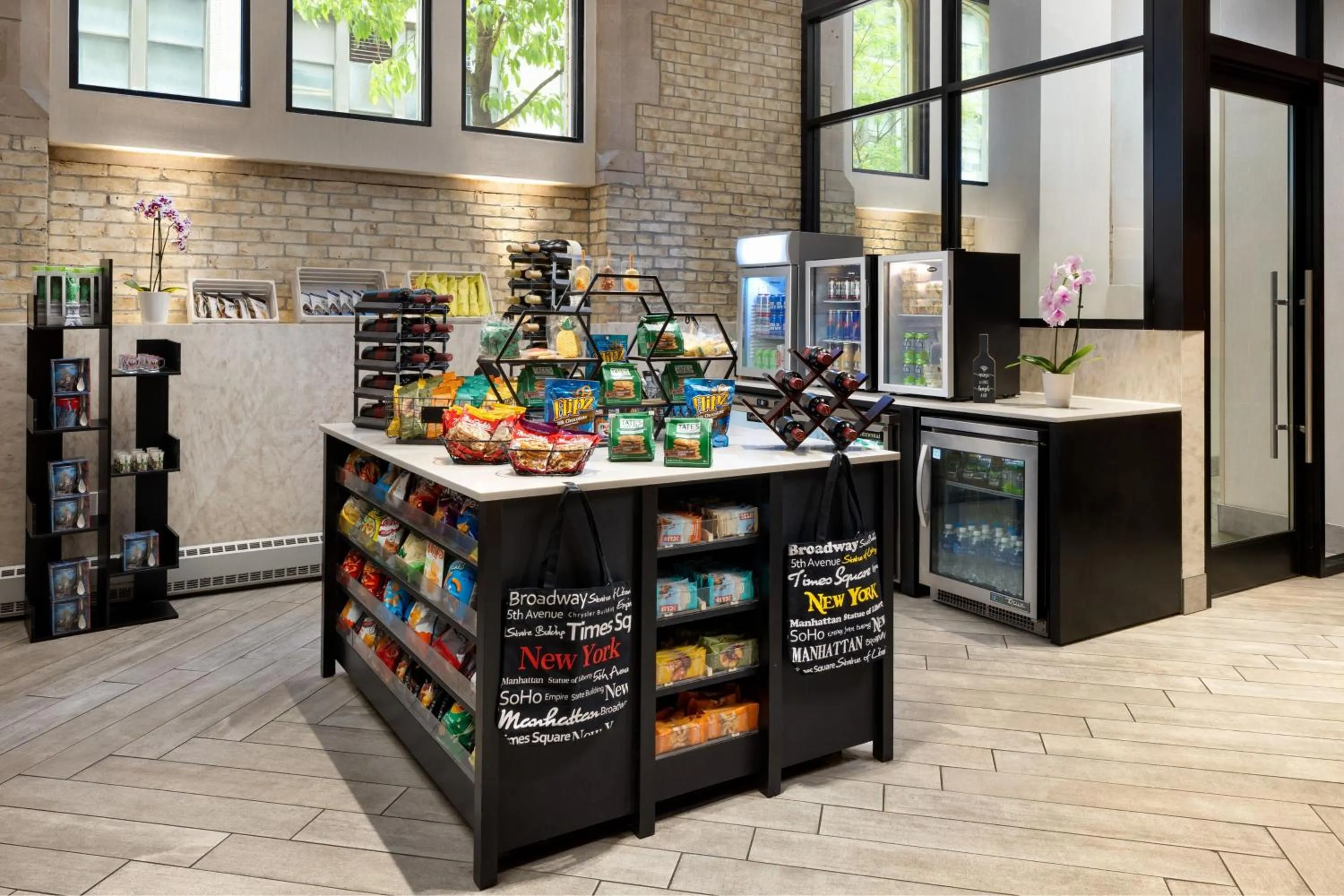 Restaurant/places to eat in SpringHill Suites by Marriott New York Manhattan/Times Square South