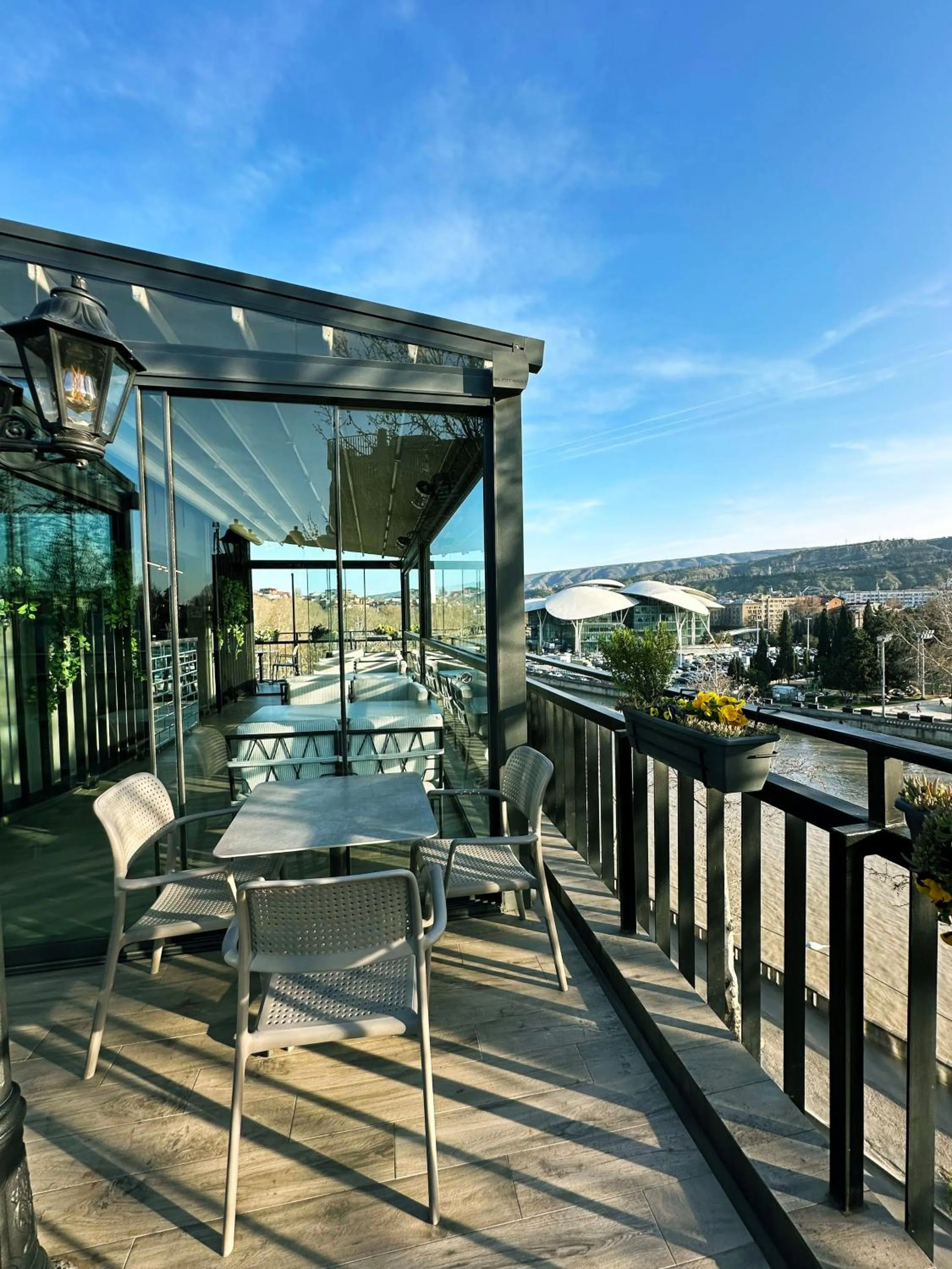 Restaurant/places to eat in River View Hotel Tbilisi