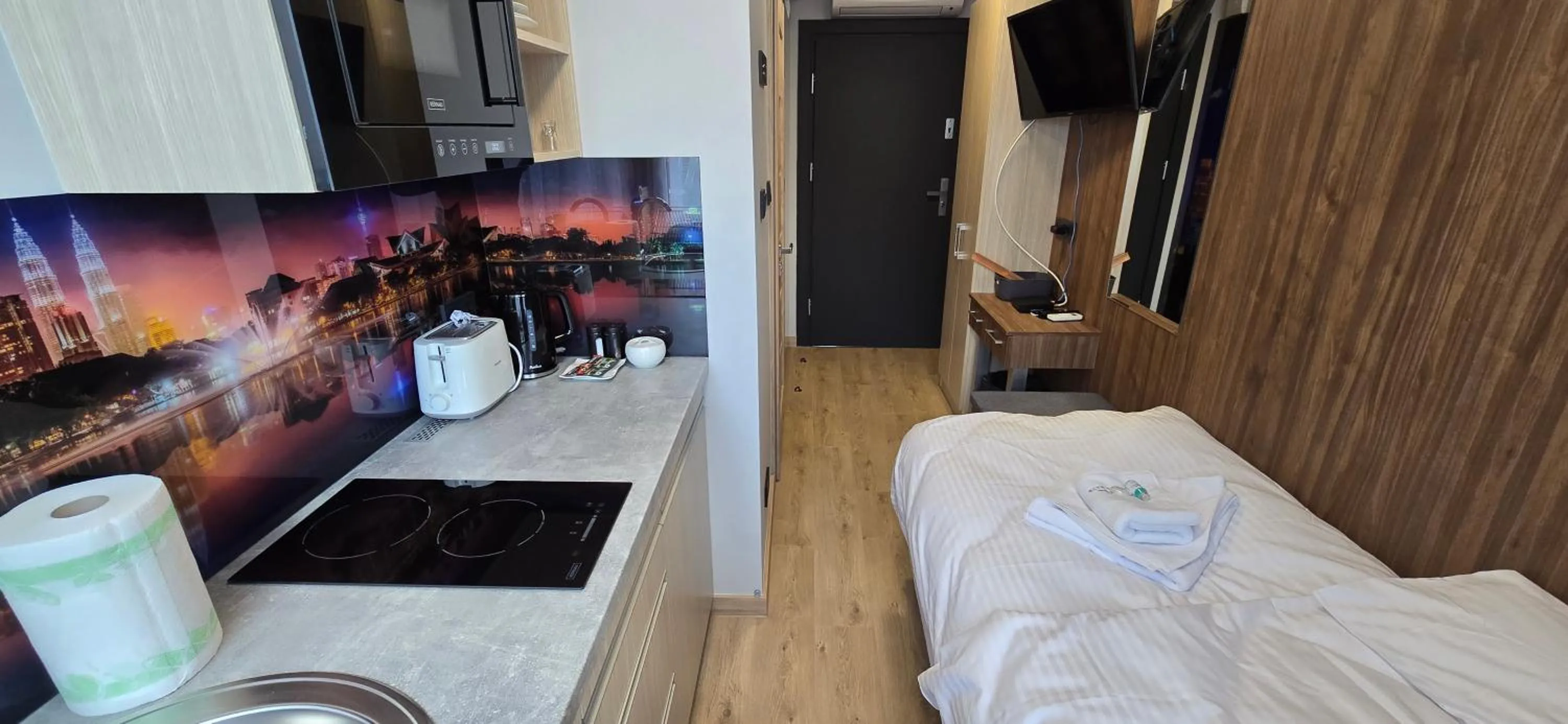 Bed in Metropolis Apartamenty Centrum