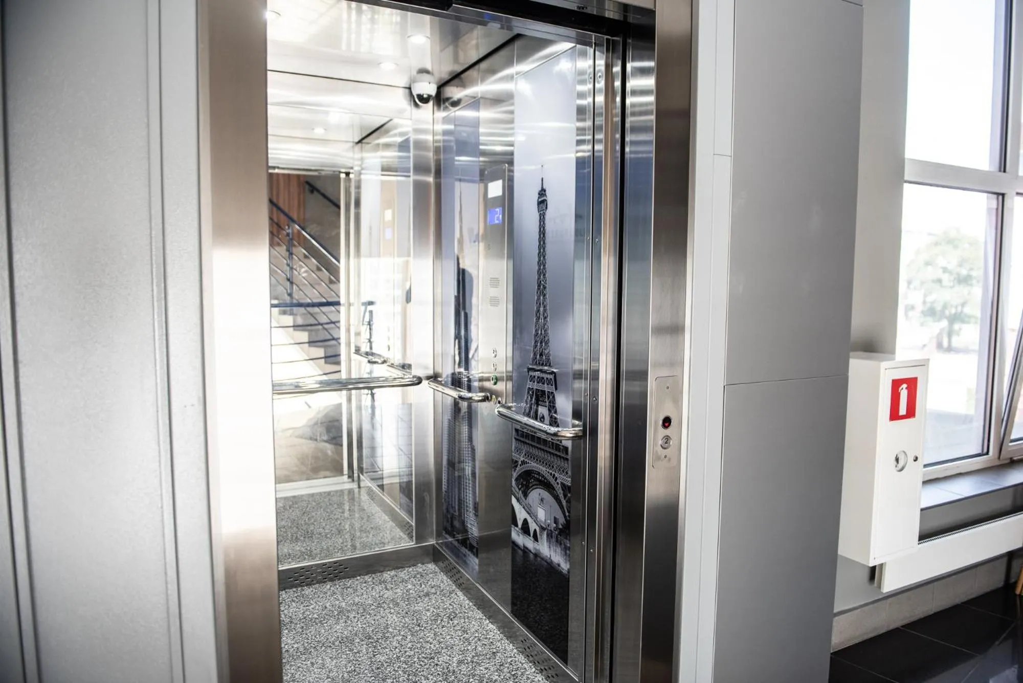 elevator in Metropolis Apartamenty Centrum