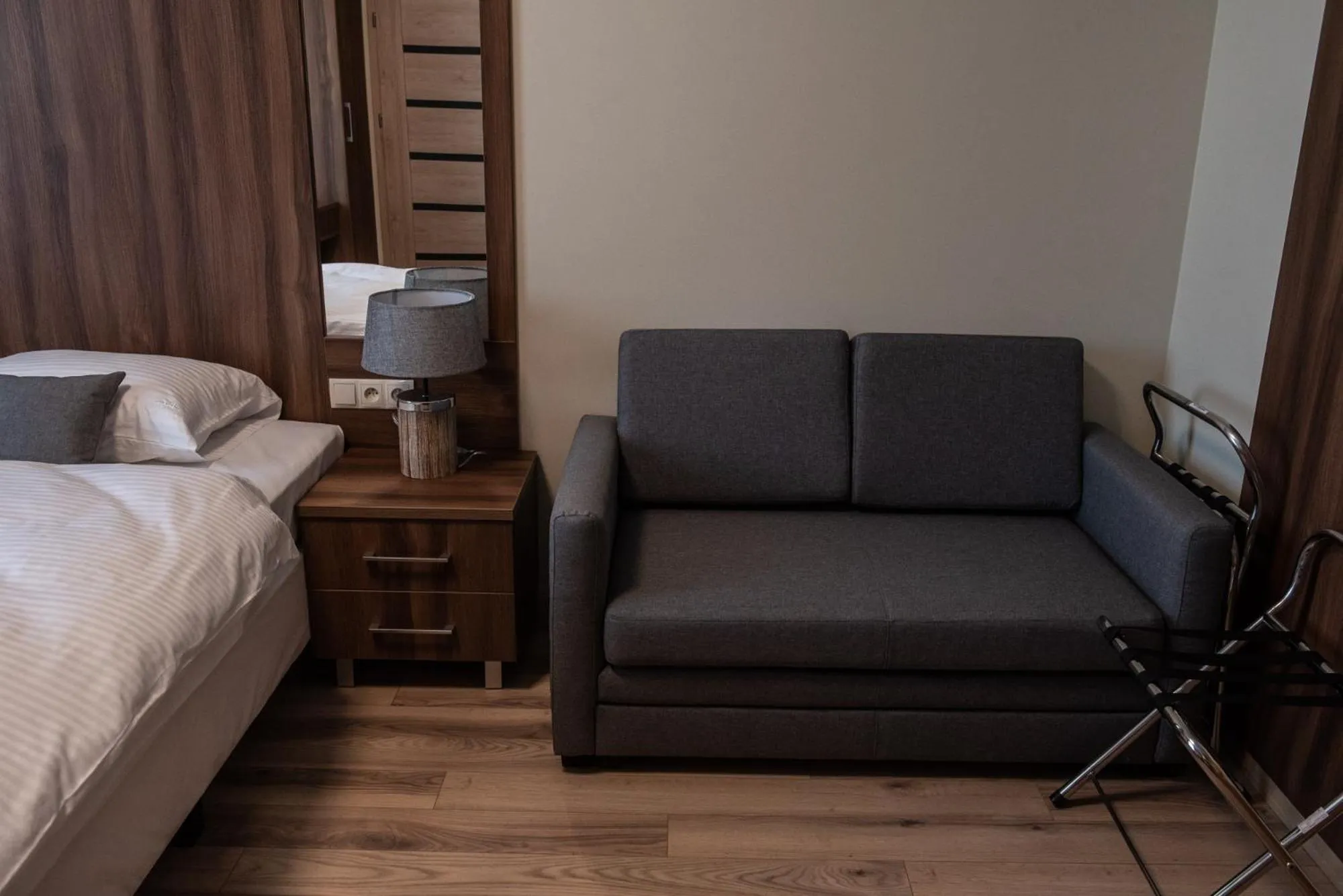 Seating area, Bed in Metropolis Apartamenty Centrum