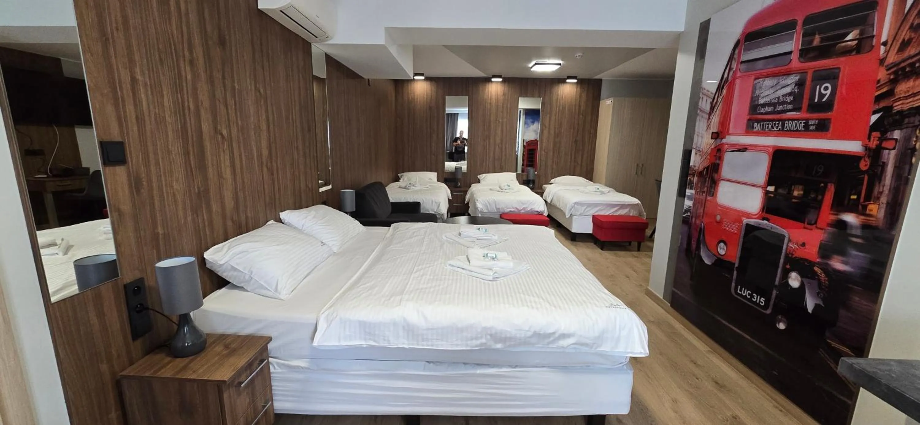 Photo of the whole room, Bed in Metropolis Apartamenty Centrum