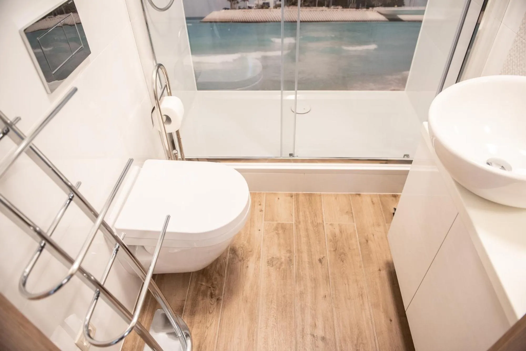 Shower in Metropolis Apartamenty Centrum