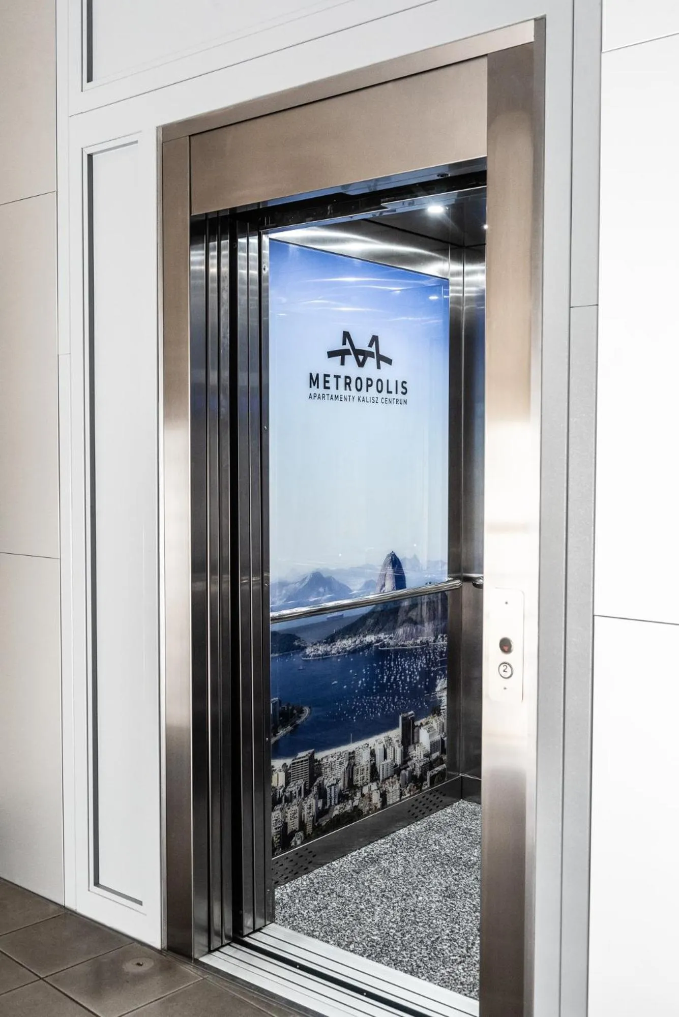 elevator in Metropolis Apartamenty Centrum