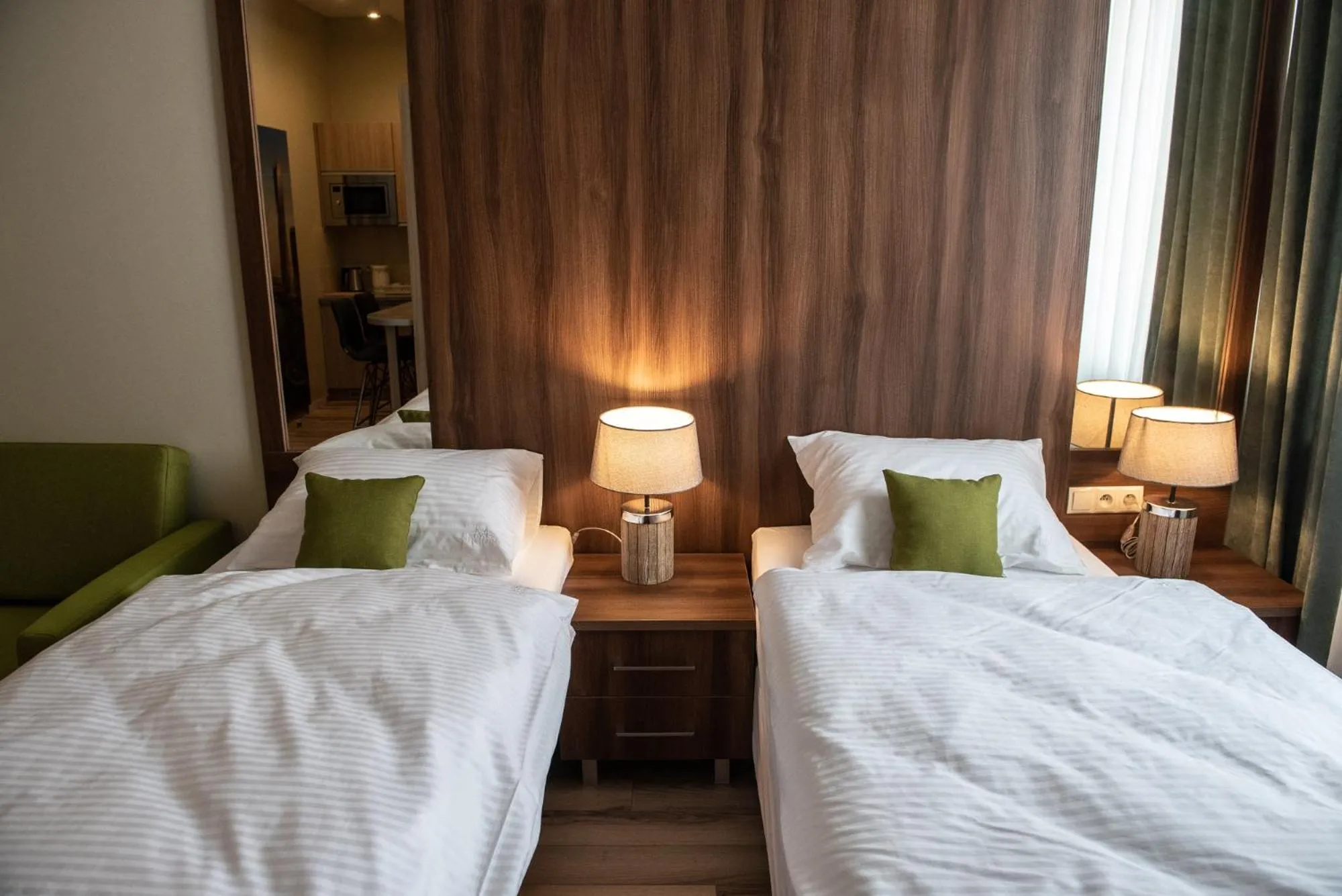 Bed in Metropolis Apartamenty Centrum