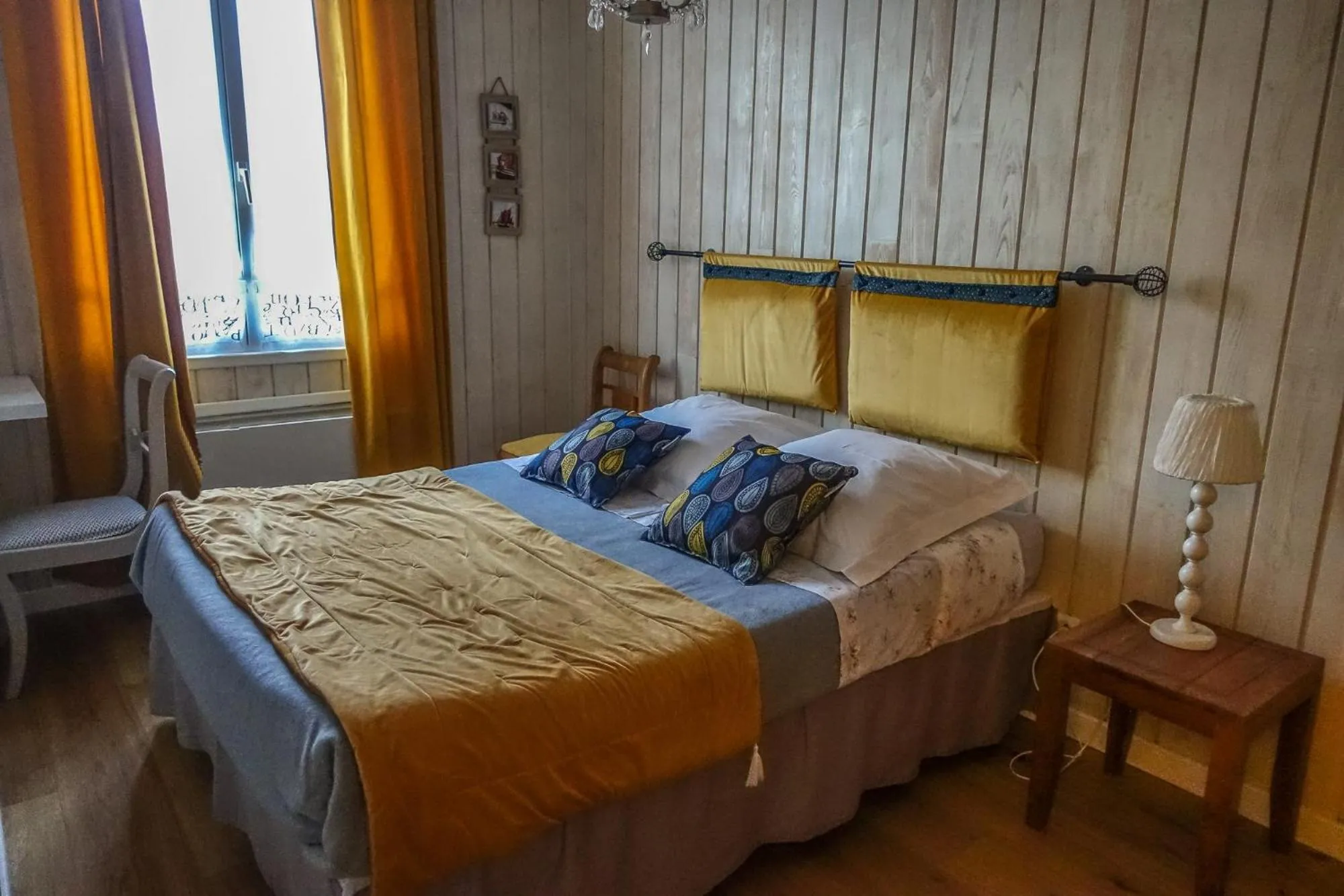 Bedroom, Bed in CHAMBRES D'HÔTES LOPERHET