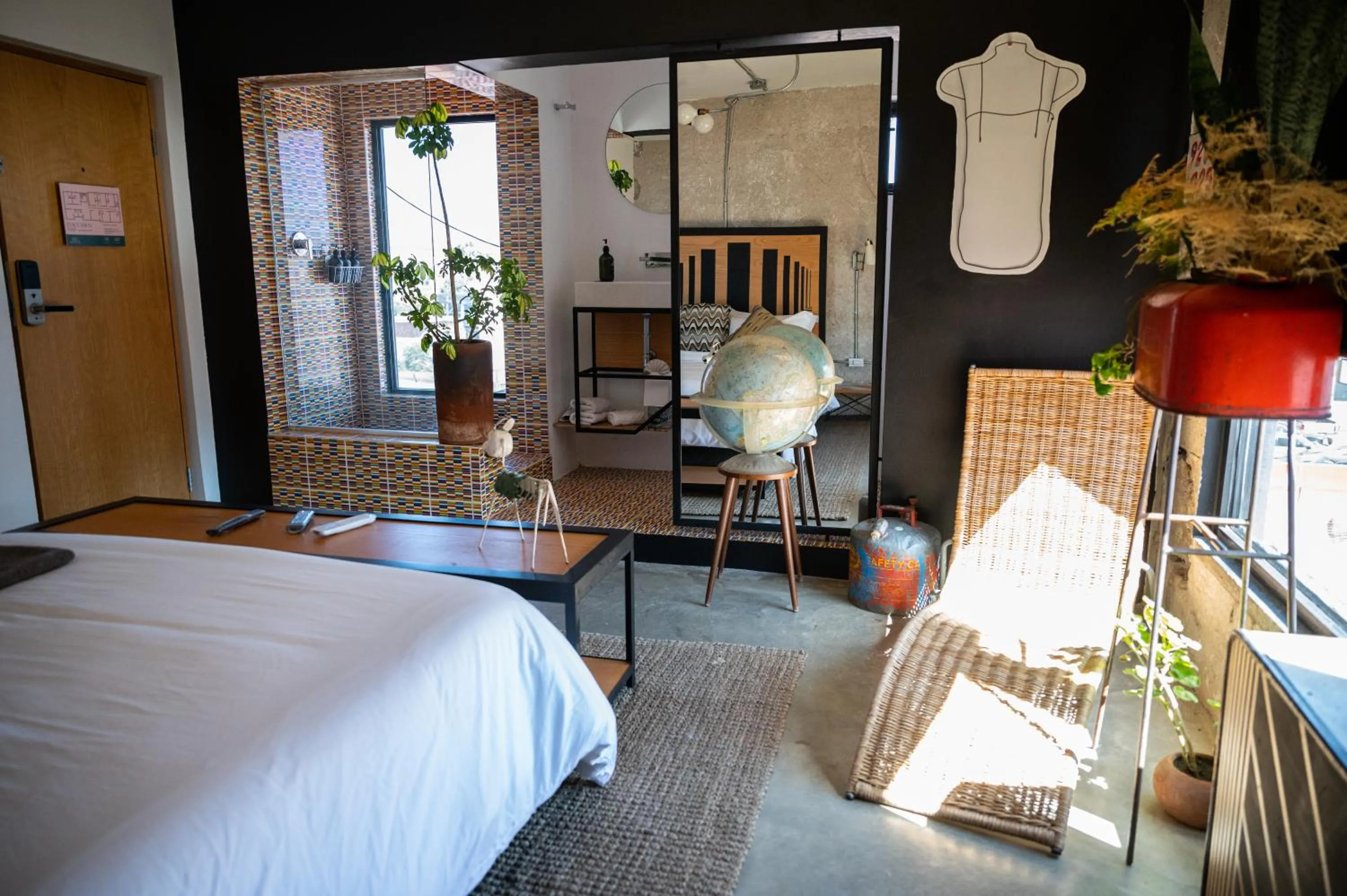 Photo of the whole room, Bed in Hotel Boutique Lafayette Tijuana