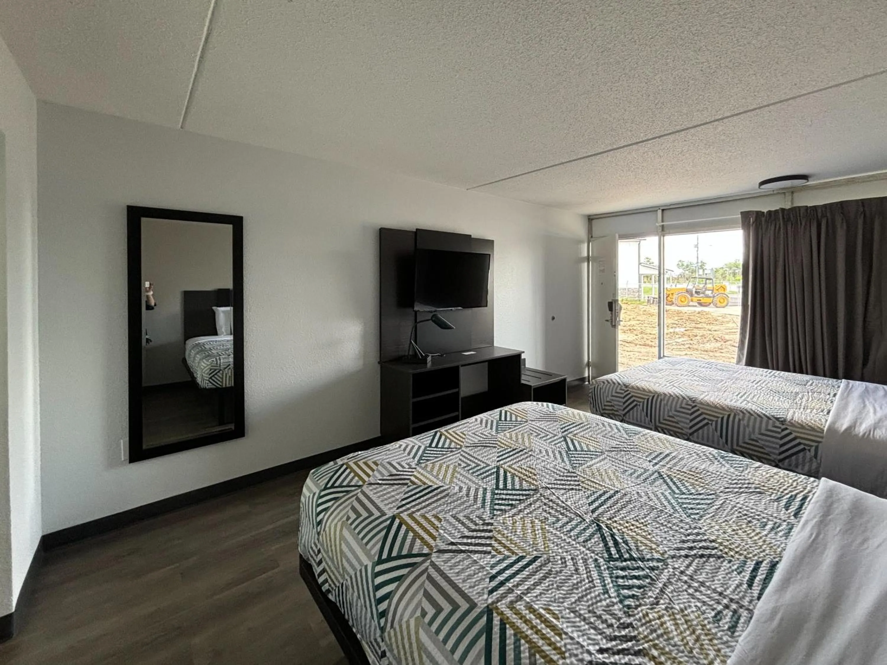 Bedroom, Bed in Motel 6 Richmond, KY EKU Campus Area