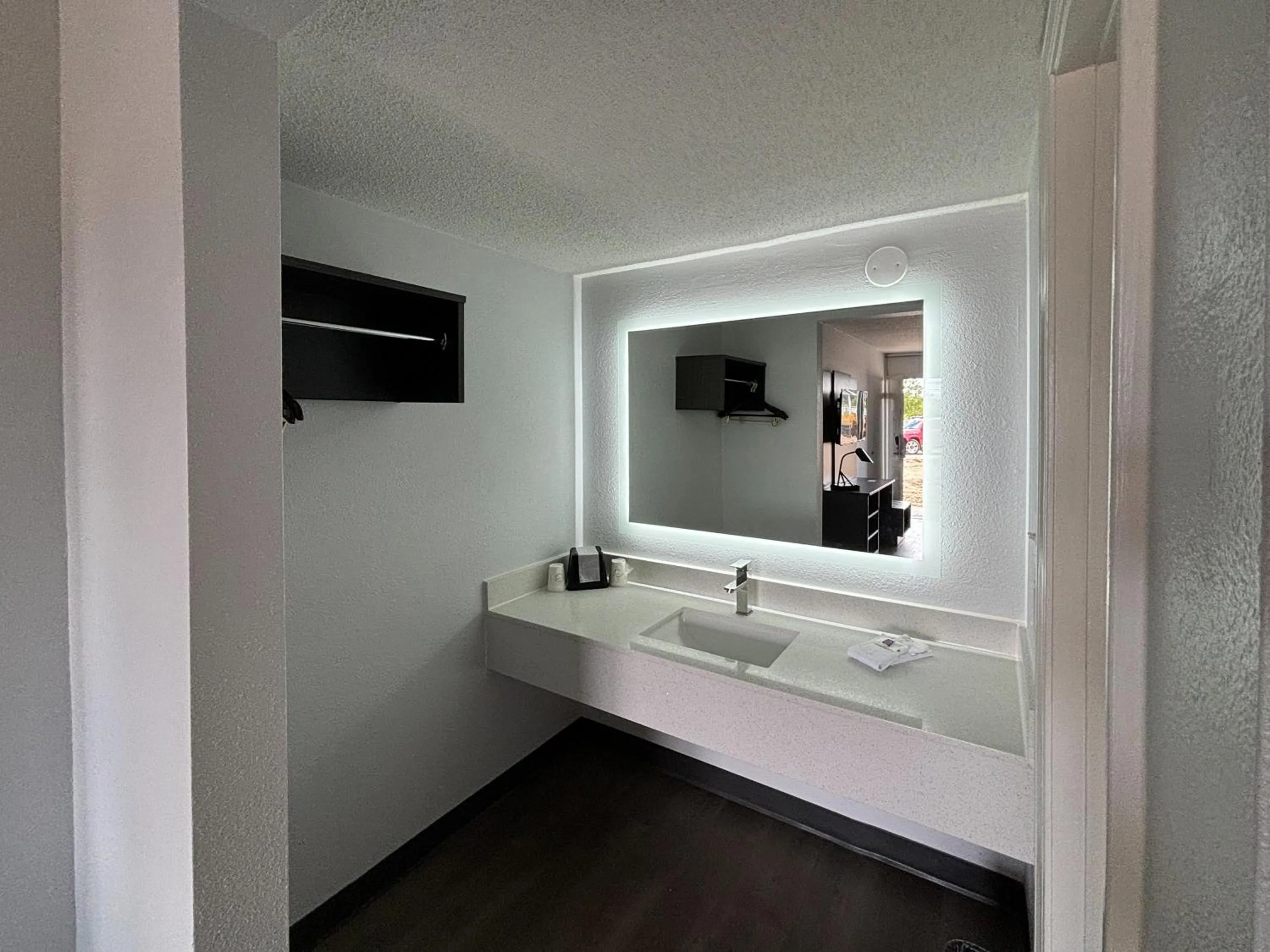 Bathroom in Motel 6 Richmond, KY EKU Campus Area