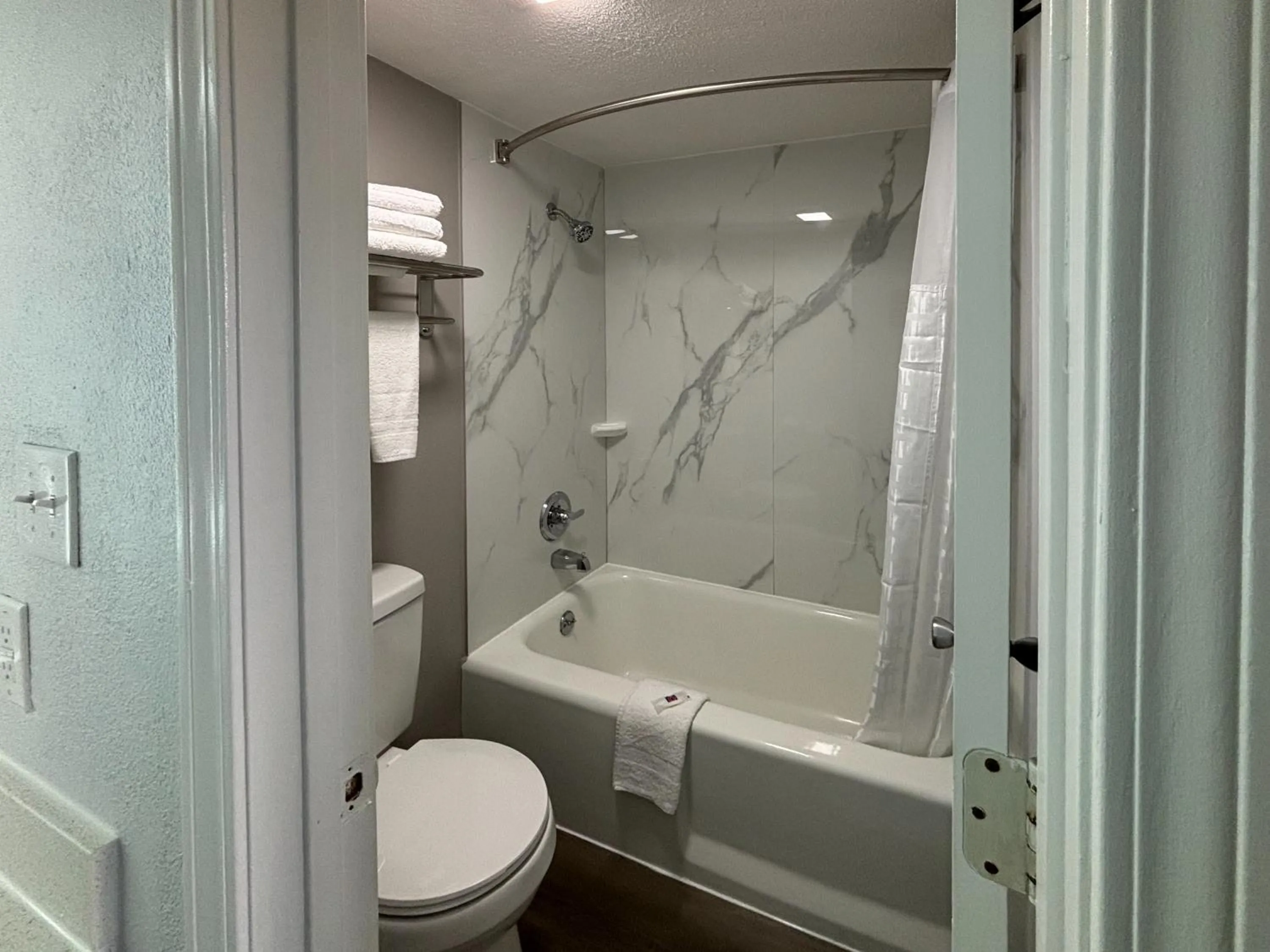 Bathroom in Motel 6 Richmond, KY EKU Campus Area