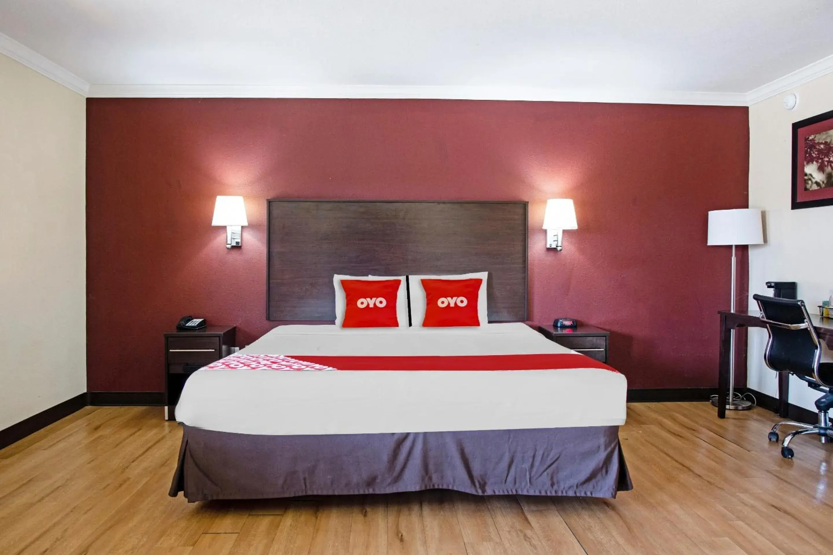 Premium King Bed Accessible in OYO Hotel McAllen Airport South Premium King Bed Accessible in OYO Hotel McAllen Airport South