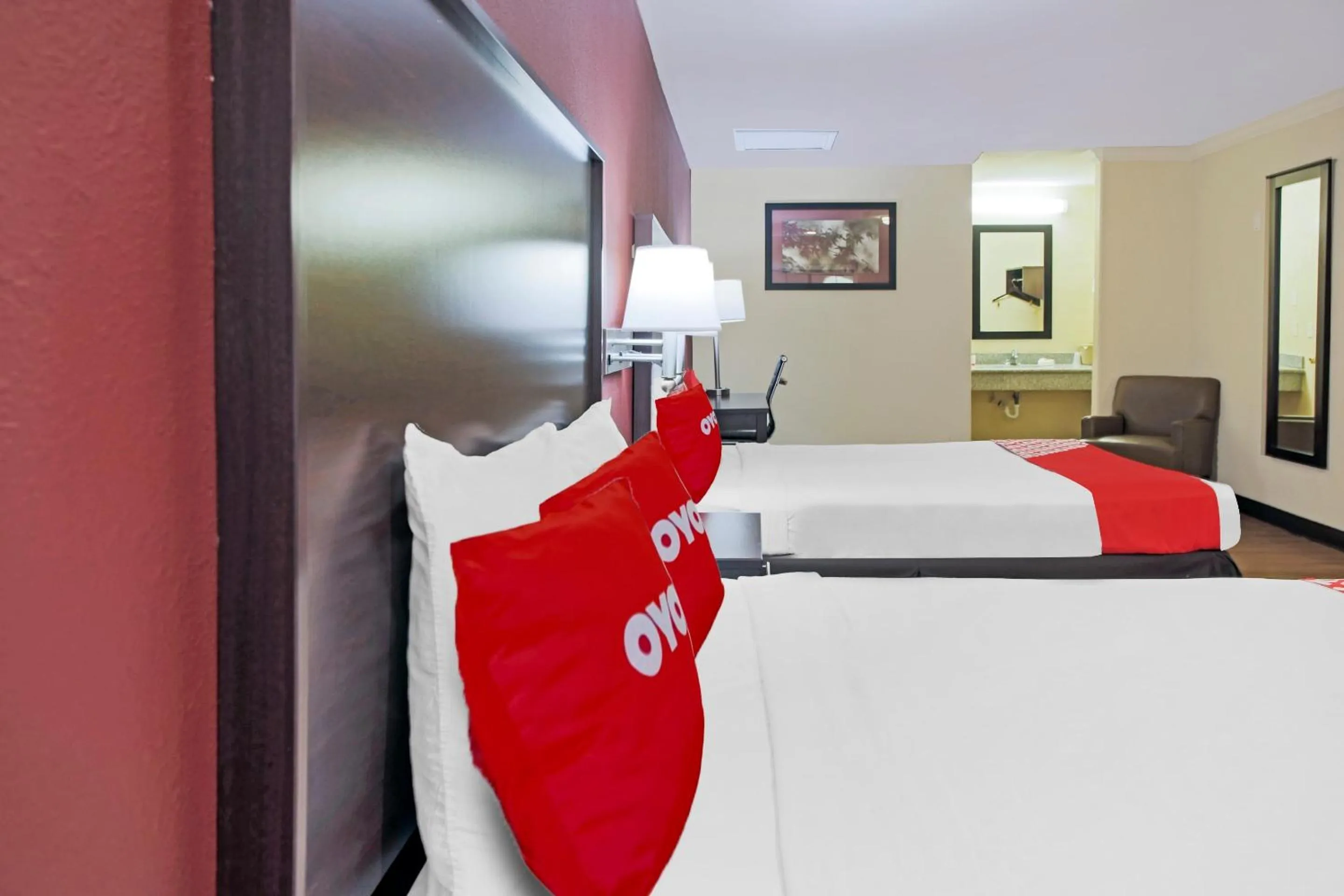 Bedroom, Bed in OYO Hotel McAllen Airport South