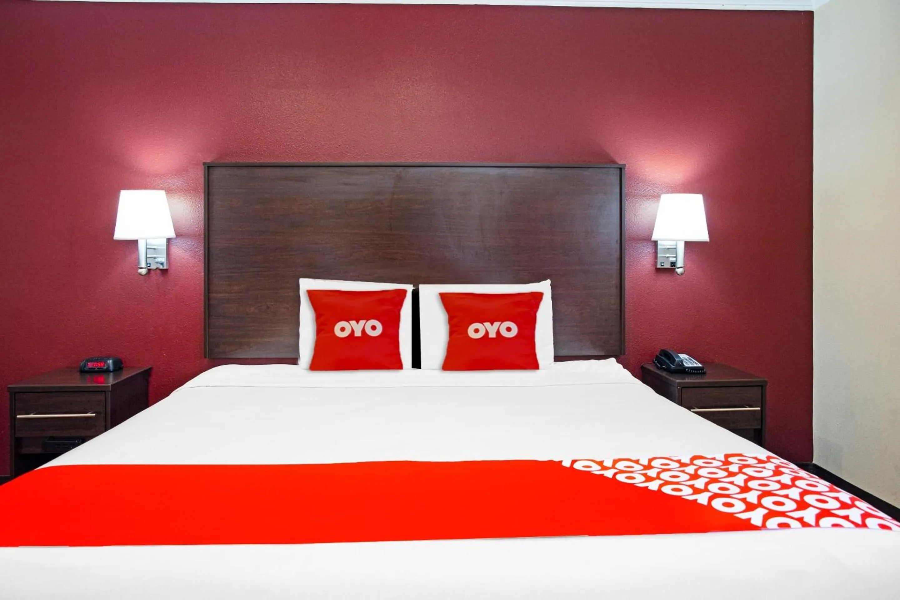 Bedroom, Bed in OYO Hotel McAllen Airport South