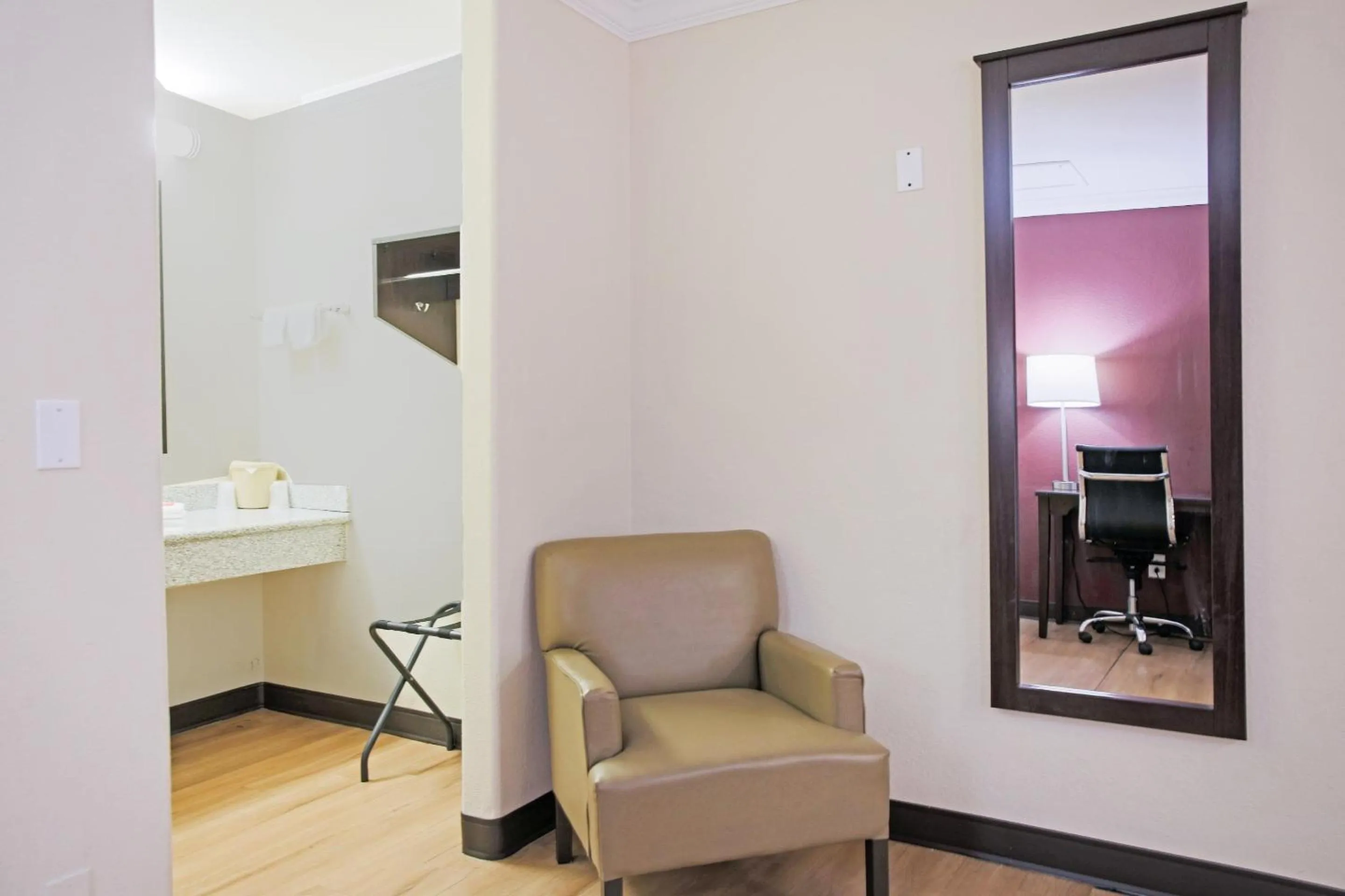 Bedroom in OYO Hotel McAllen Airport South