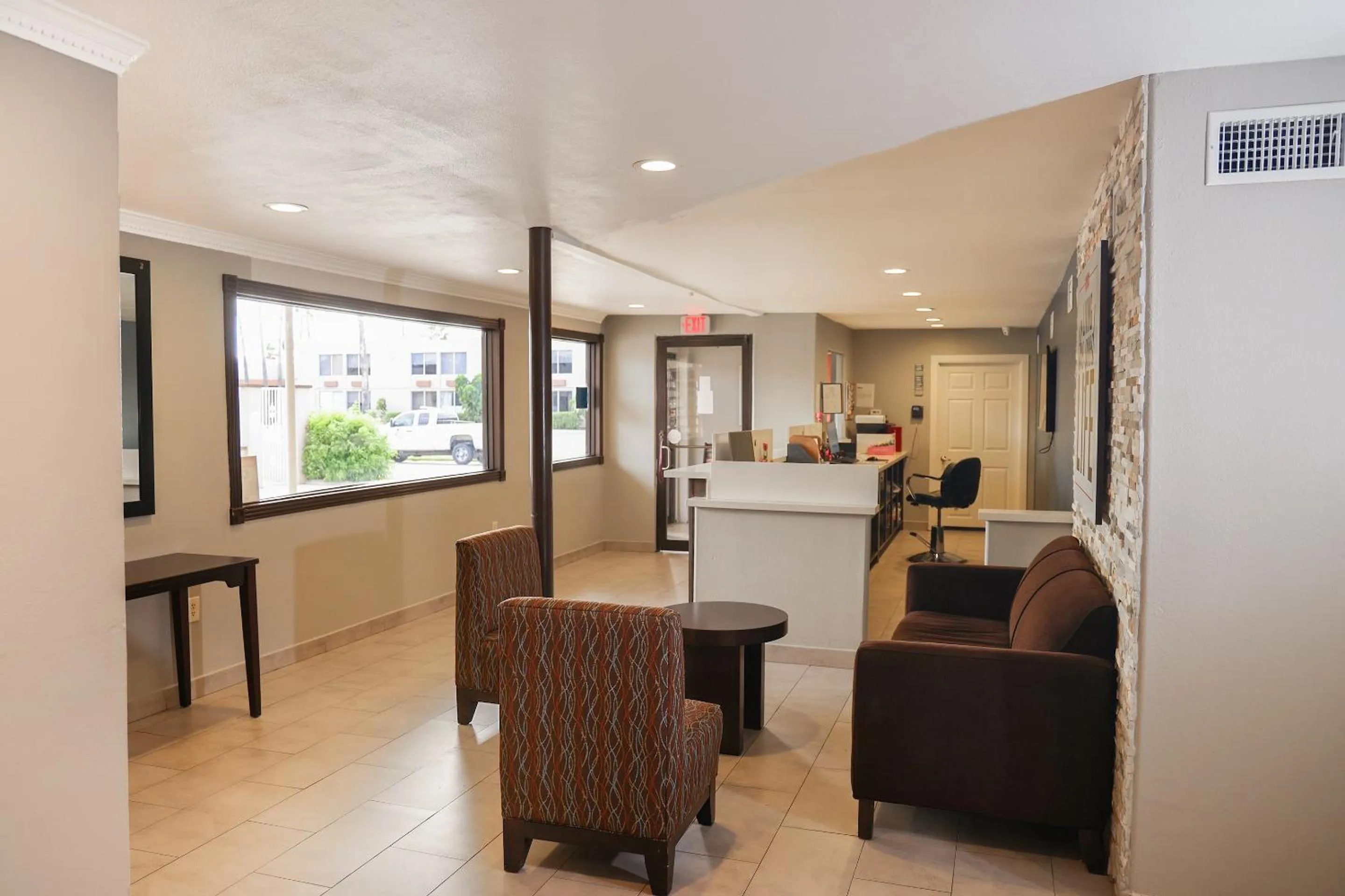 Lobby or reception in OYO Hotel McAllen Airport South
