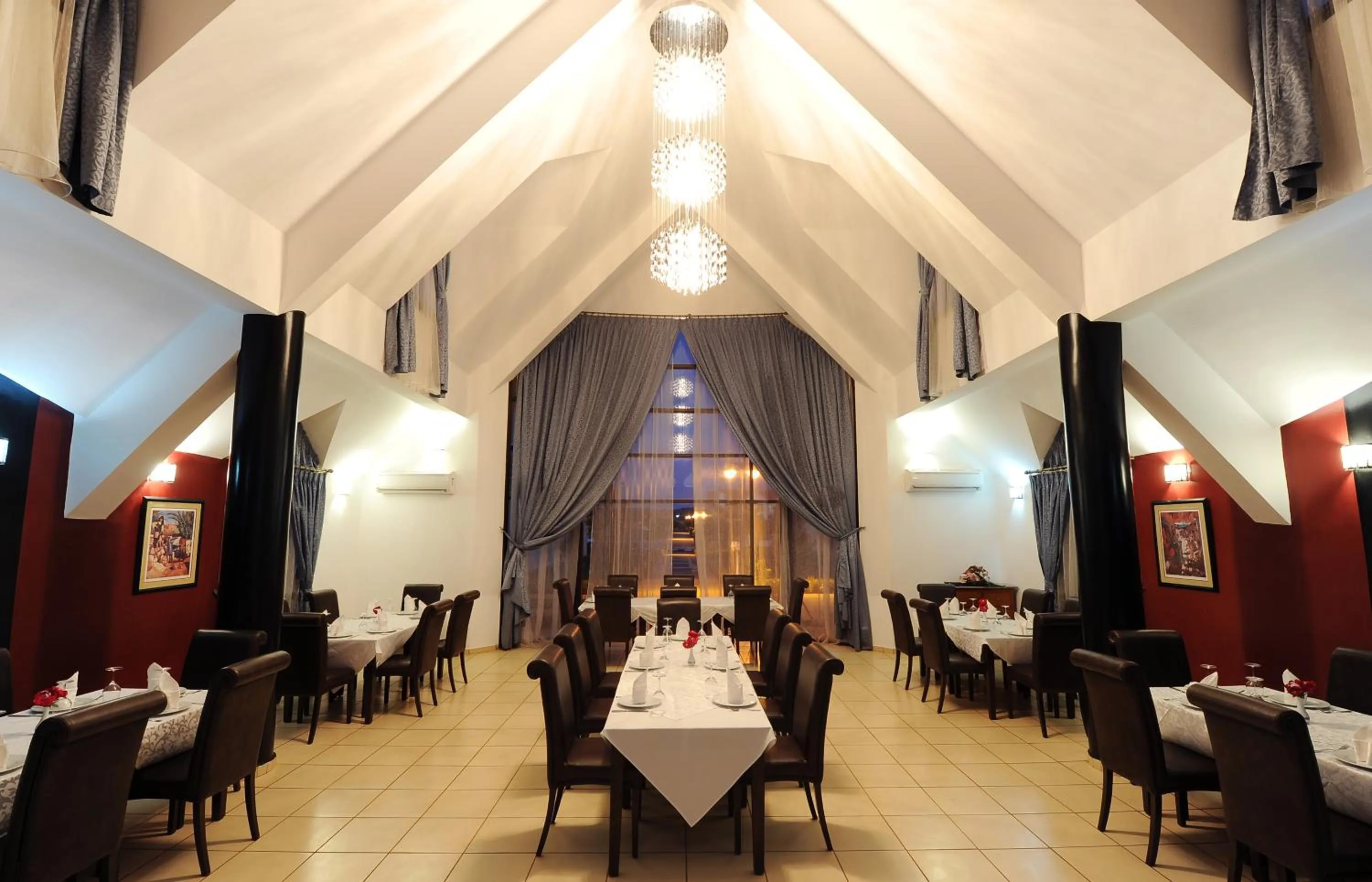 Restaurant/places to eat in Farah Inn Ifrane