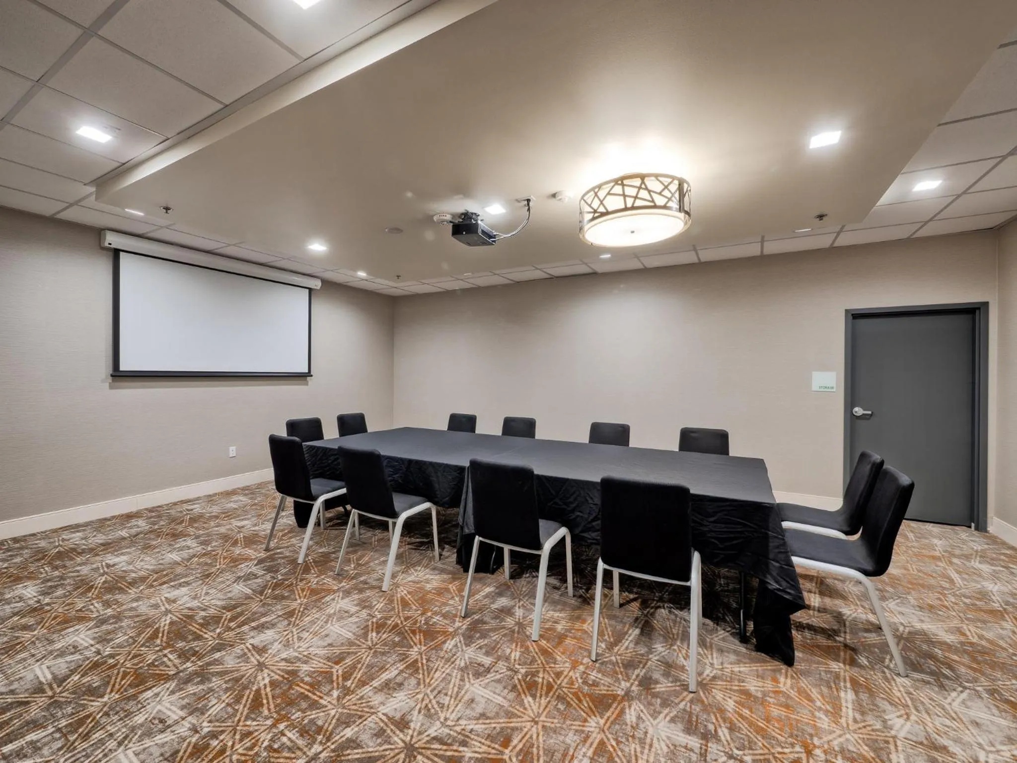 Meeting/conference room in Holiday Inn Tacoma Mall by IHG