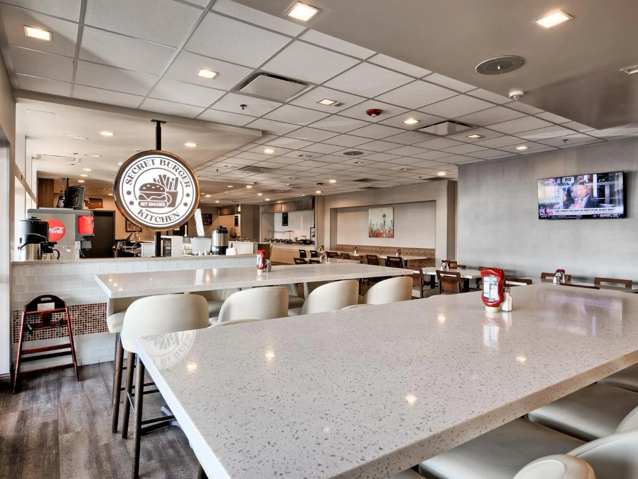 Restaurant/places to eat in Holiday Inn Tacoma Mall by IHG