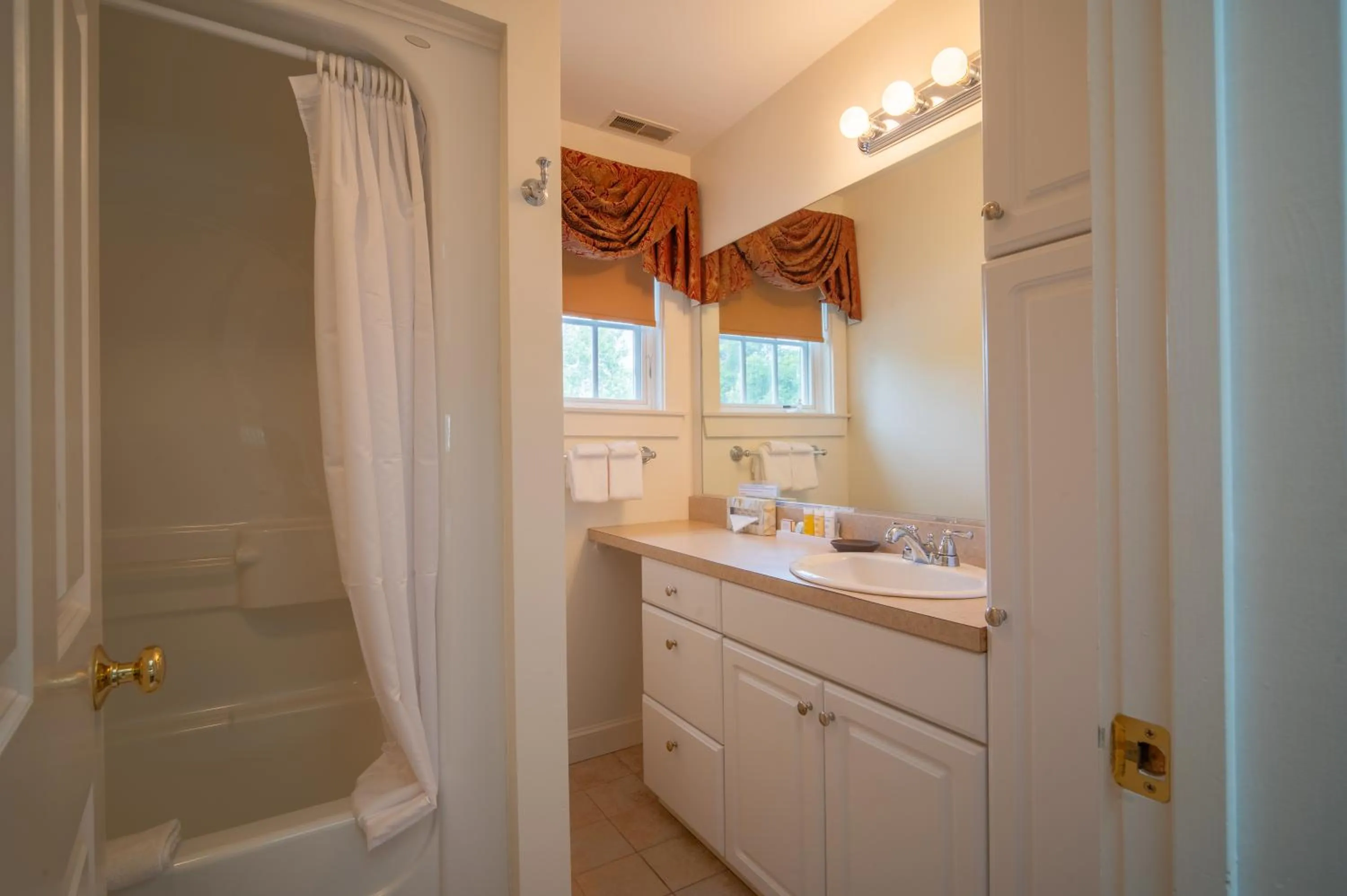 Bathroom in The Winstead Inn