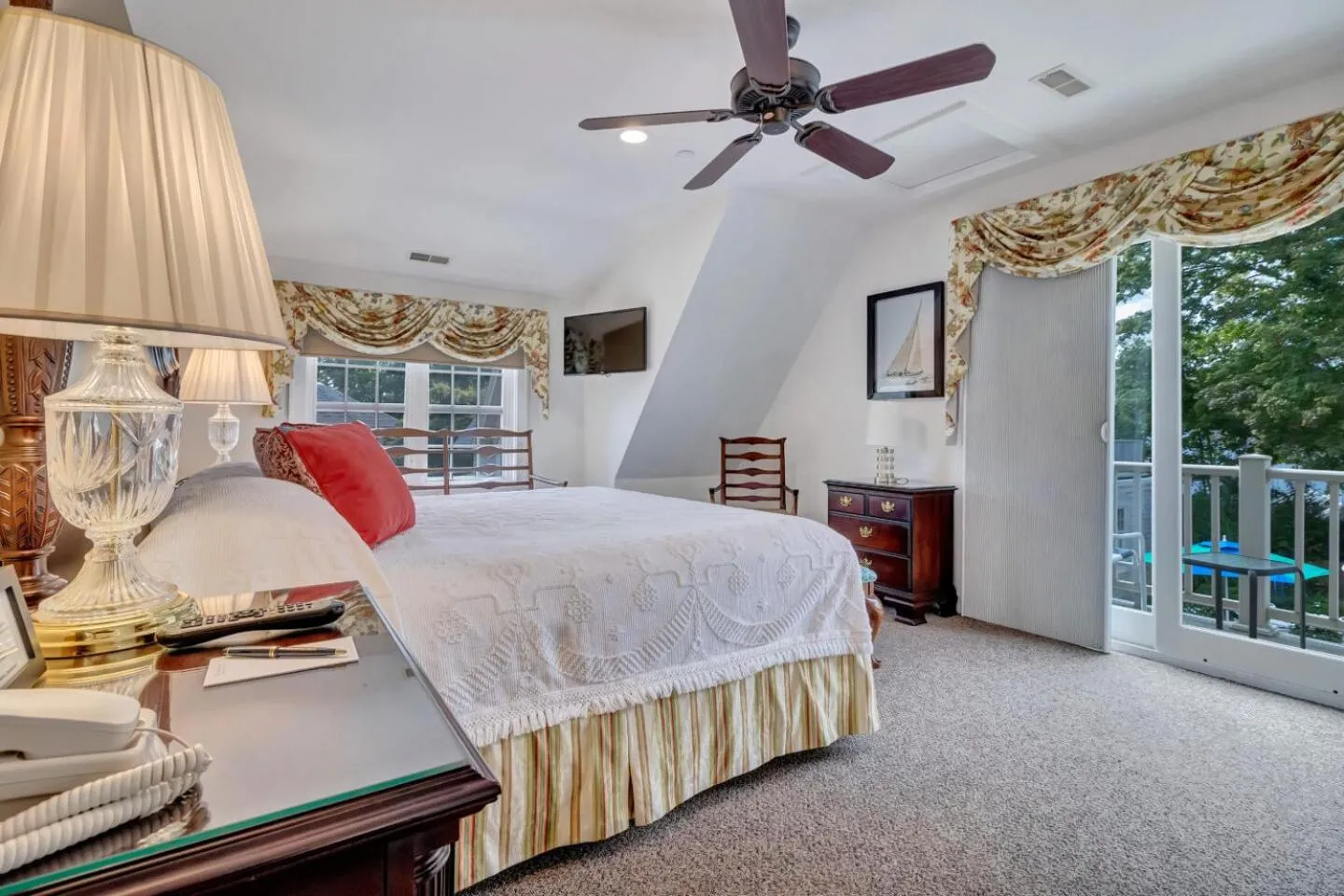 Bedroom, Bed in The Winstead Inn