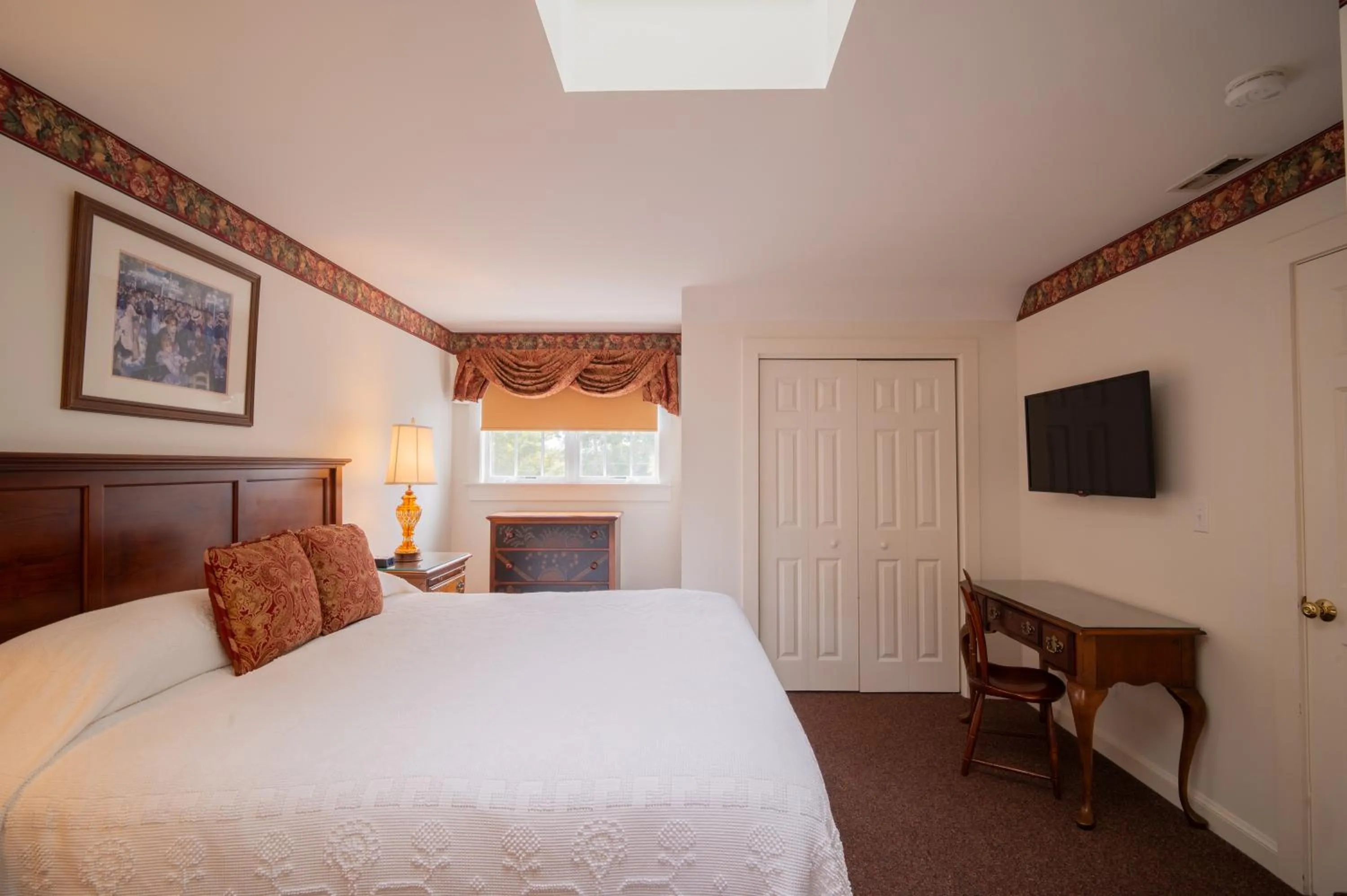 Bed in The Winstead Inn