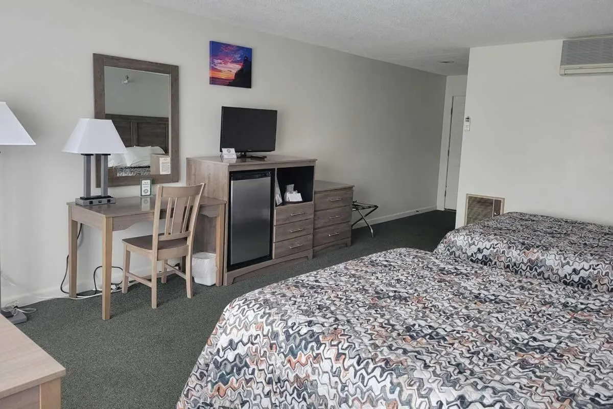 Bedroom, Bed in Kimball Terrace Inn