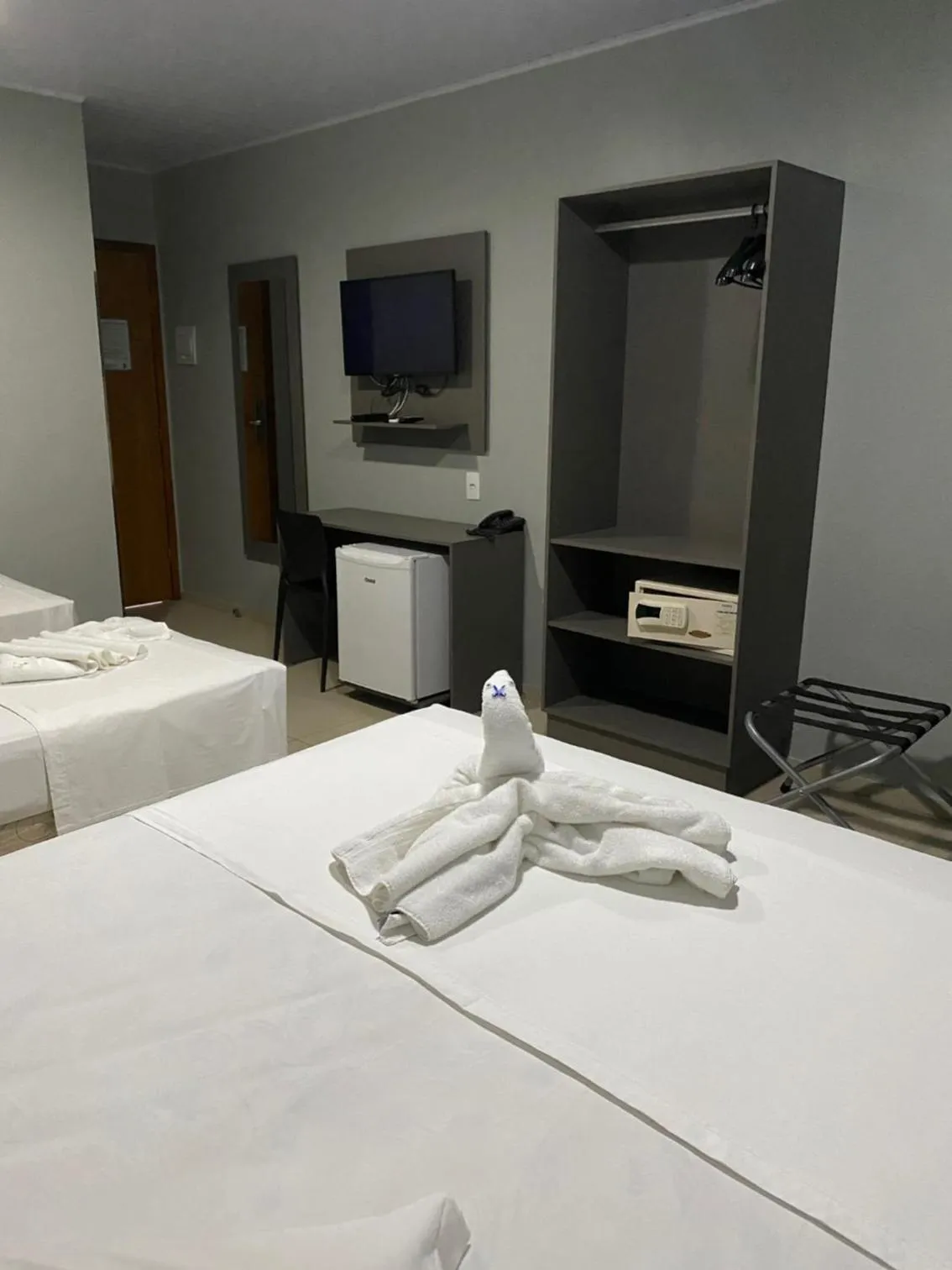 safe, Bed in Hotel Aquarius