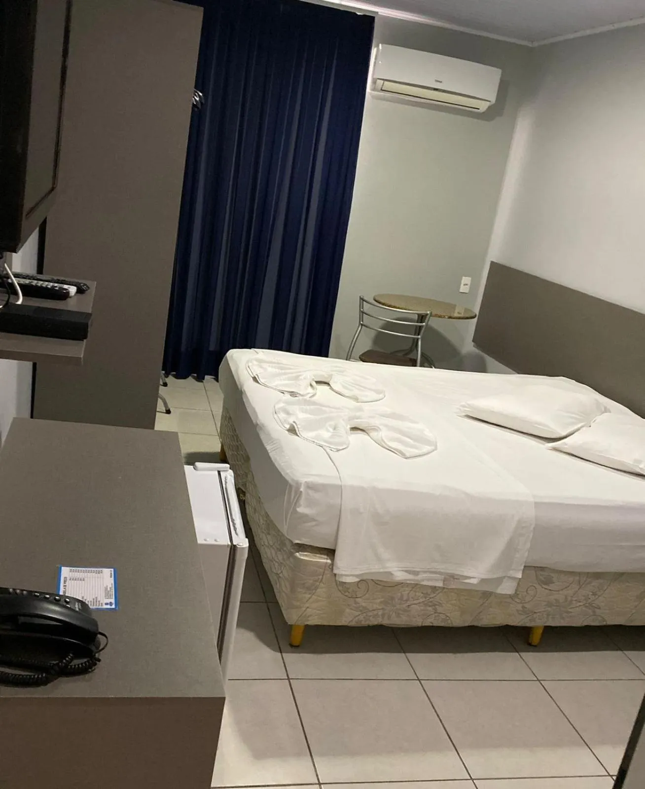 Bed in Hotel Aquarius