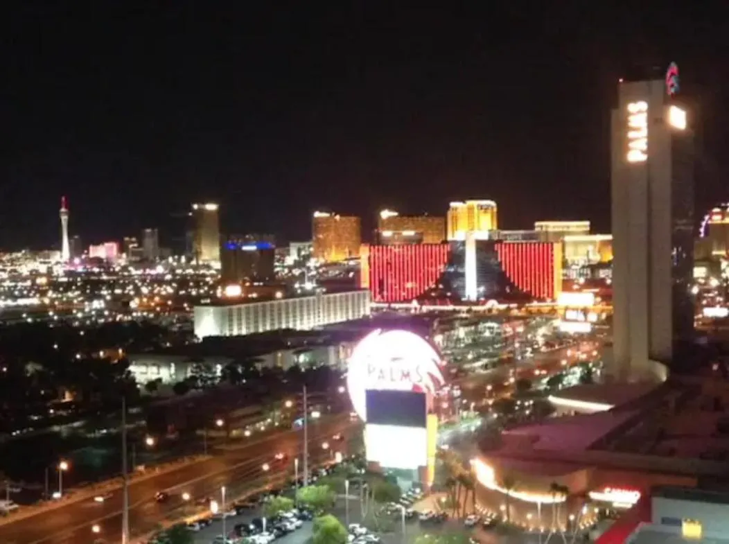 Fantastic palms place with strip views 23rd floor