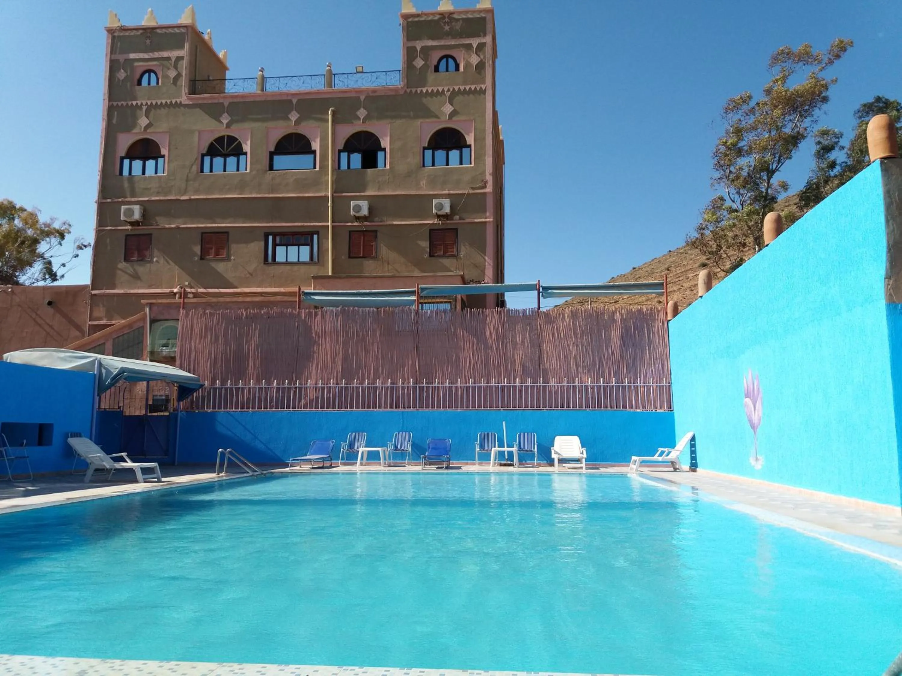 Pool view in Auberge Restaurant le Safran