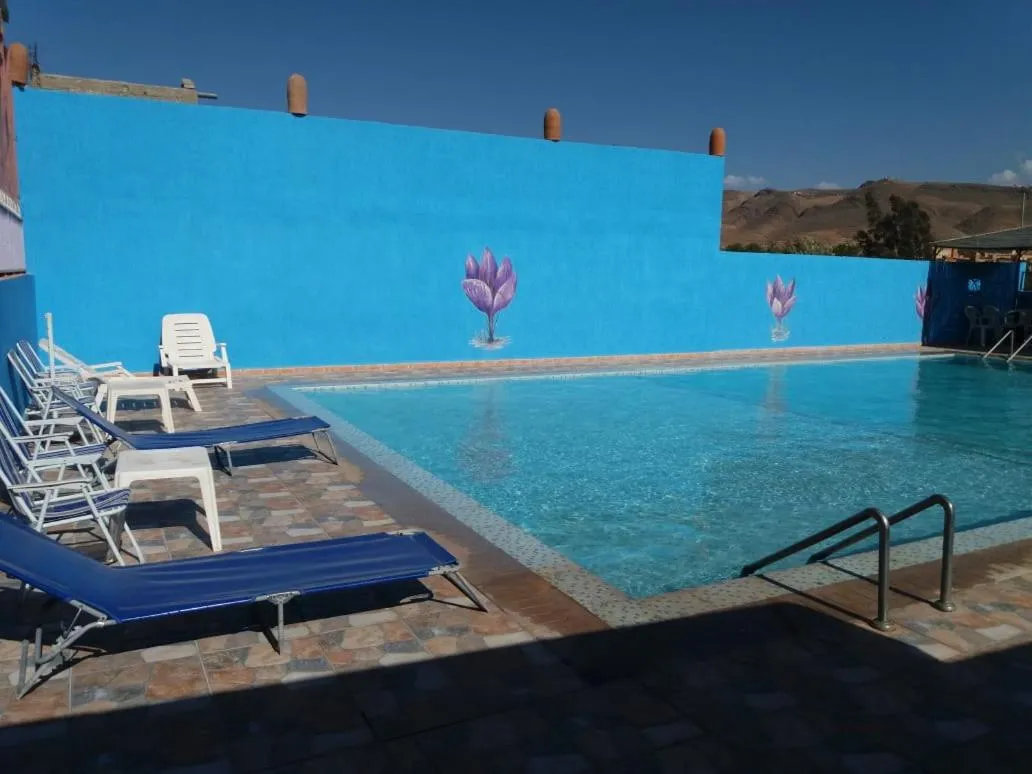 Swimming pool in Auberge Restaurant le Safran