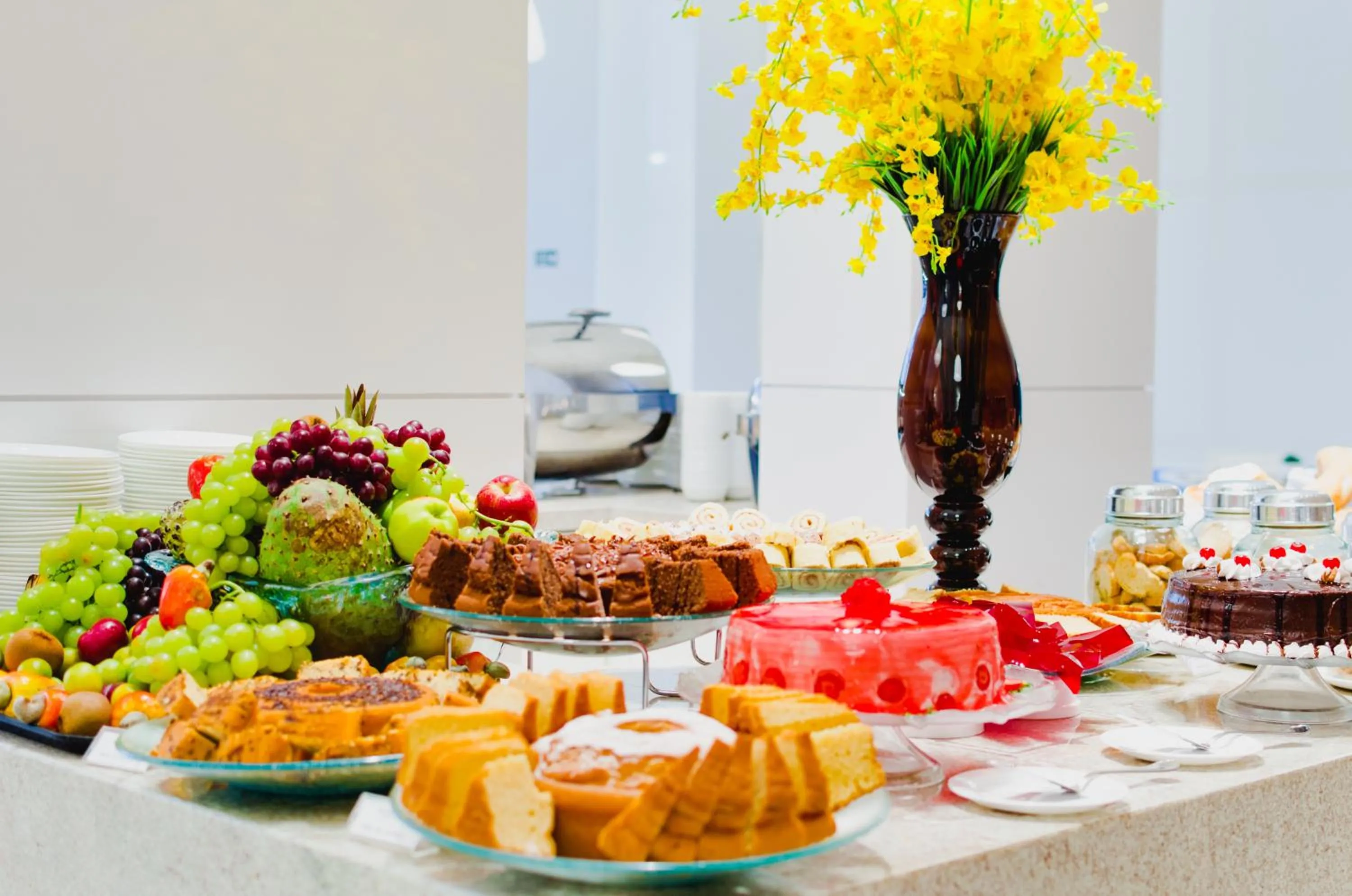 Restaurant/places to eat in Meridiano Hotel