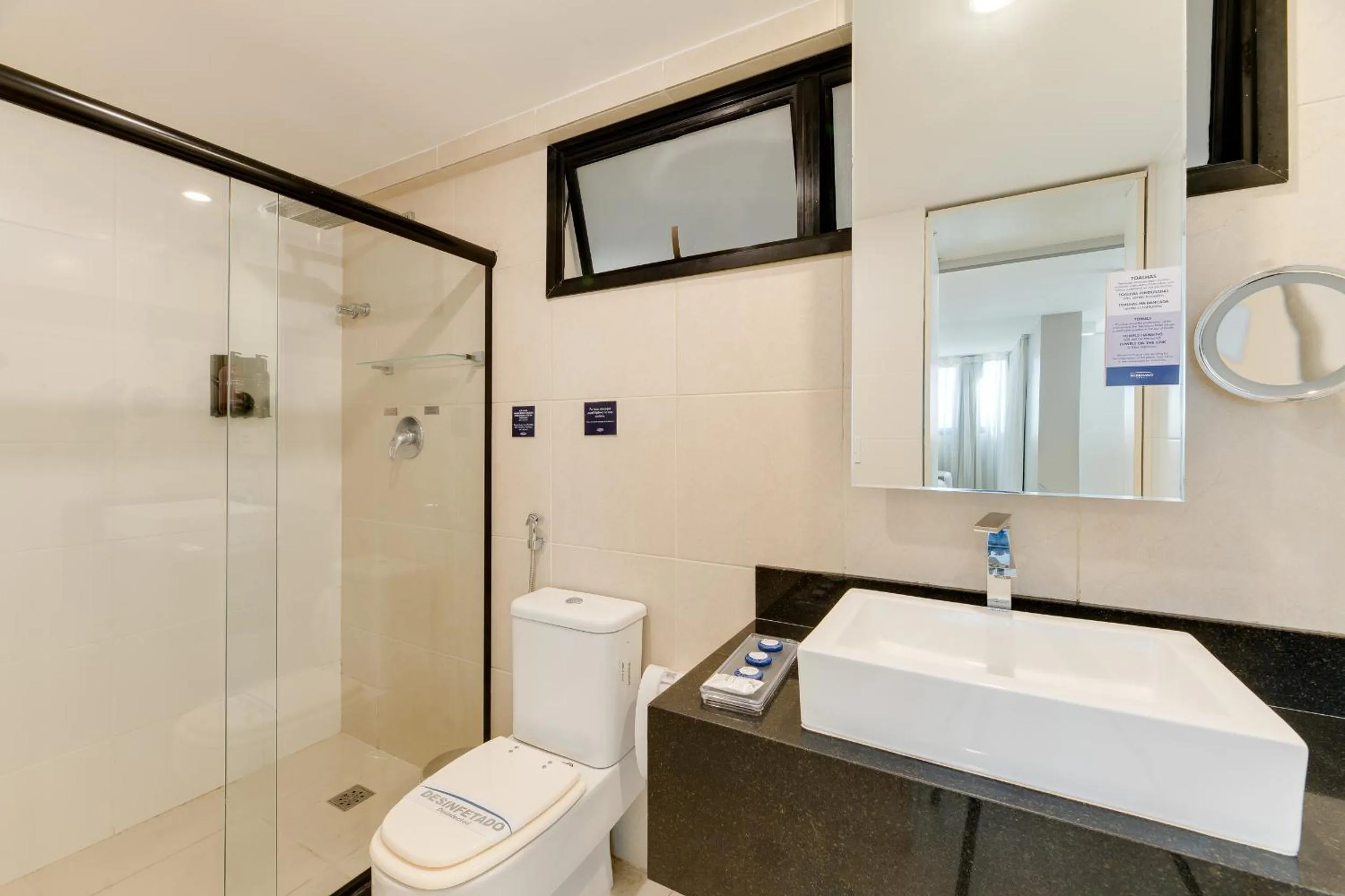 Toilet in Meridiano Hotel