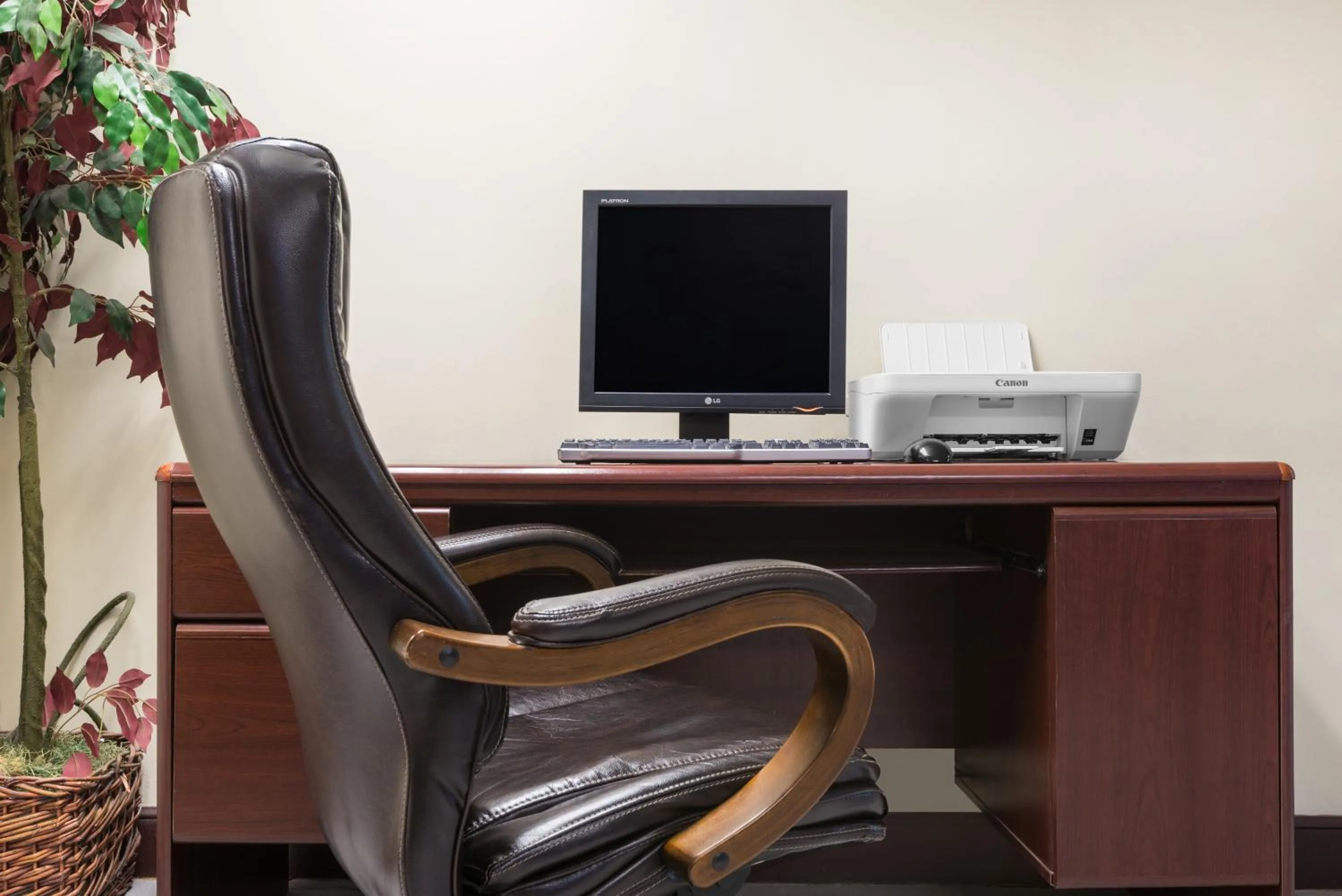 Business facilities in Days Inn by Wyndham Indianapolis Northeast