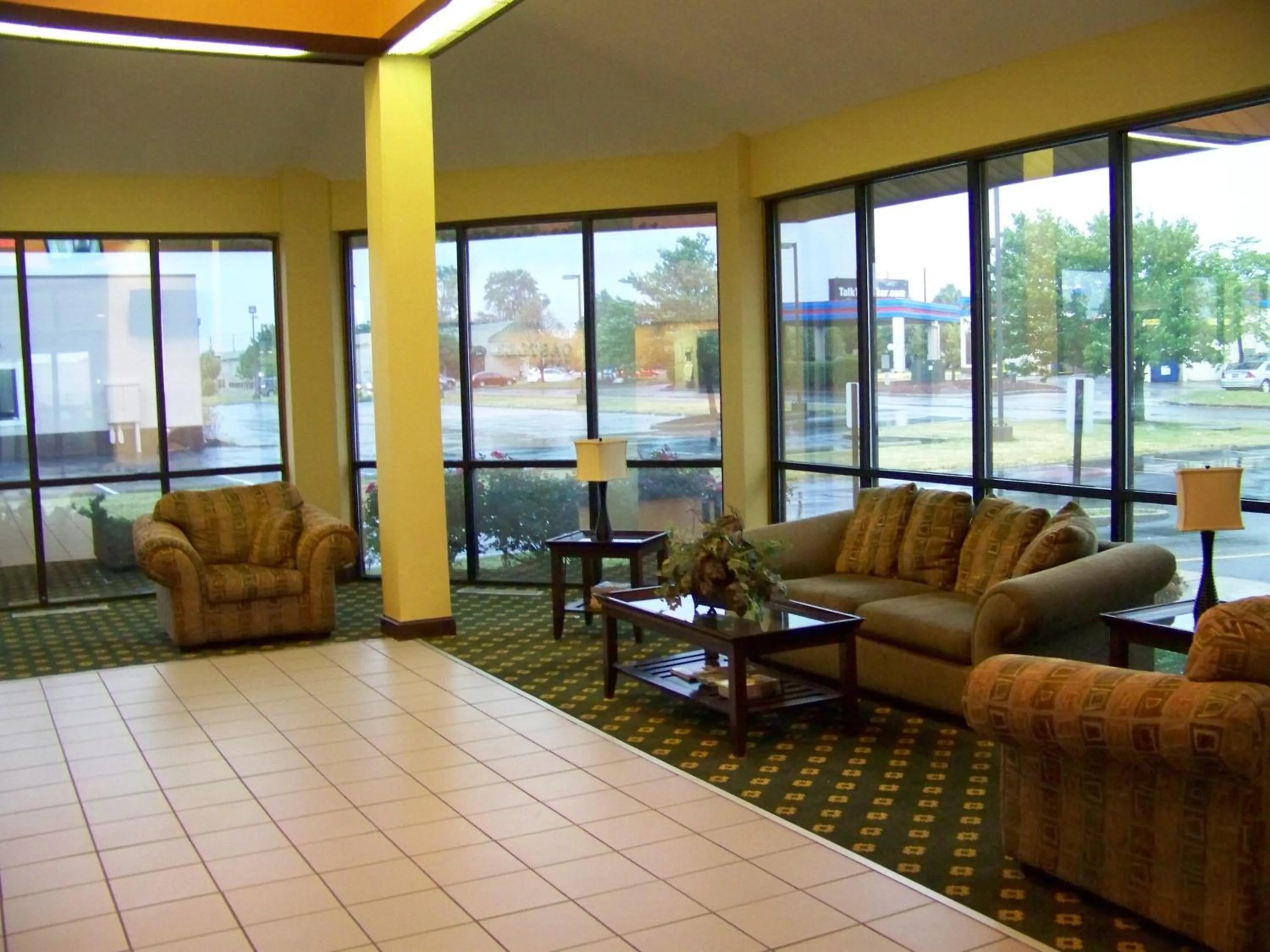 Lobby or reception in Days Inn by Wyndham Indianapolis Northeast