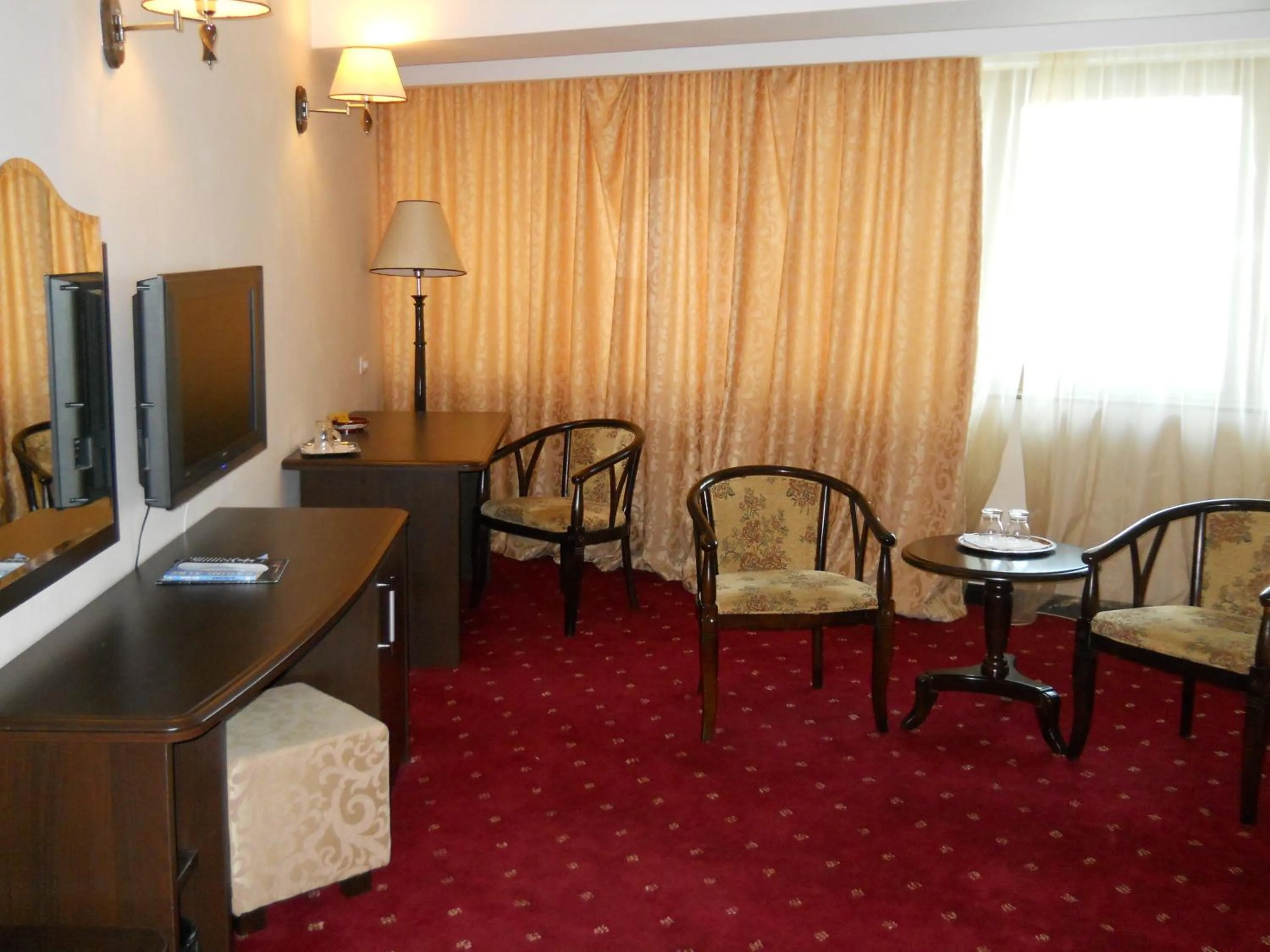 TV and multimedia in Hotel Esplanada