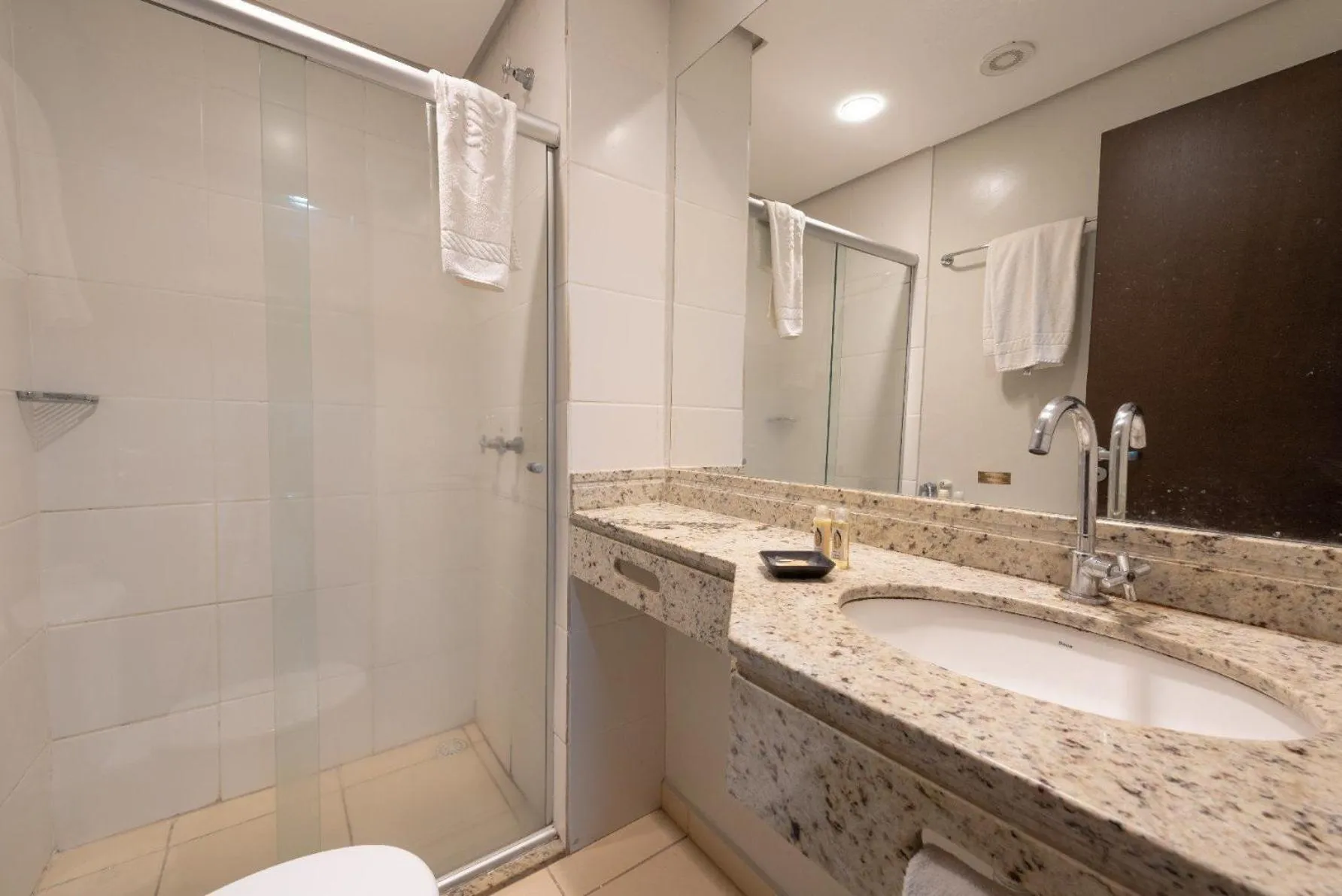 Bathroom in Class Hotel Passos