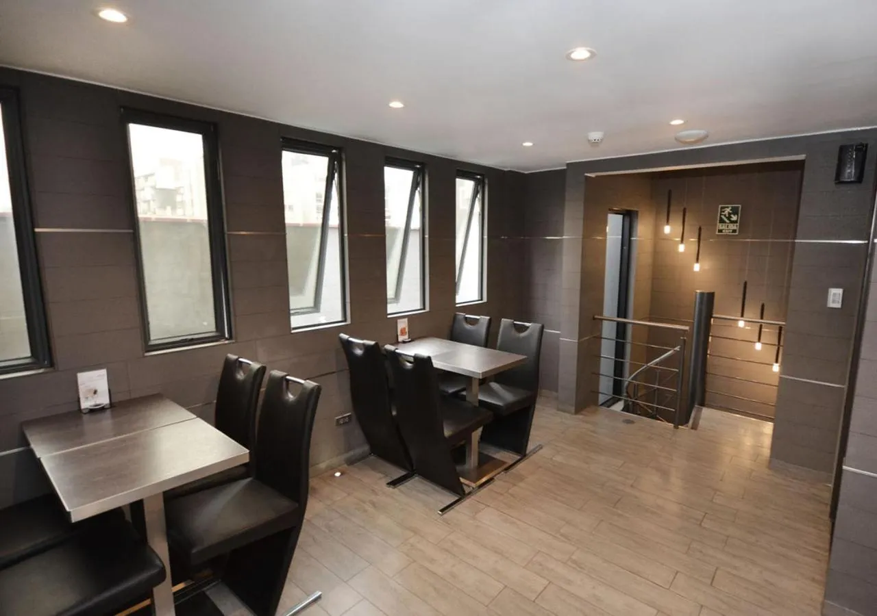 Restaurant/places to eat in qp Hotels Lima