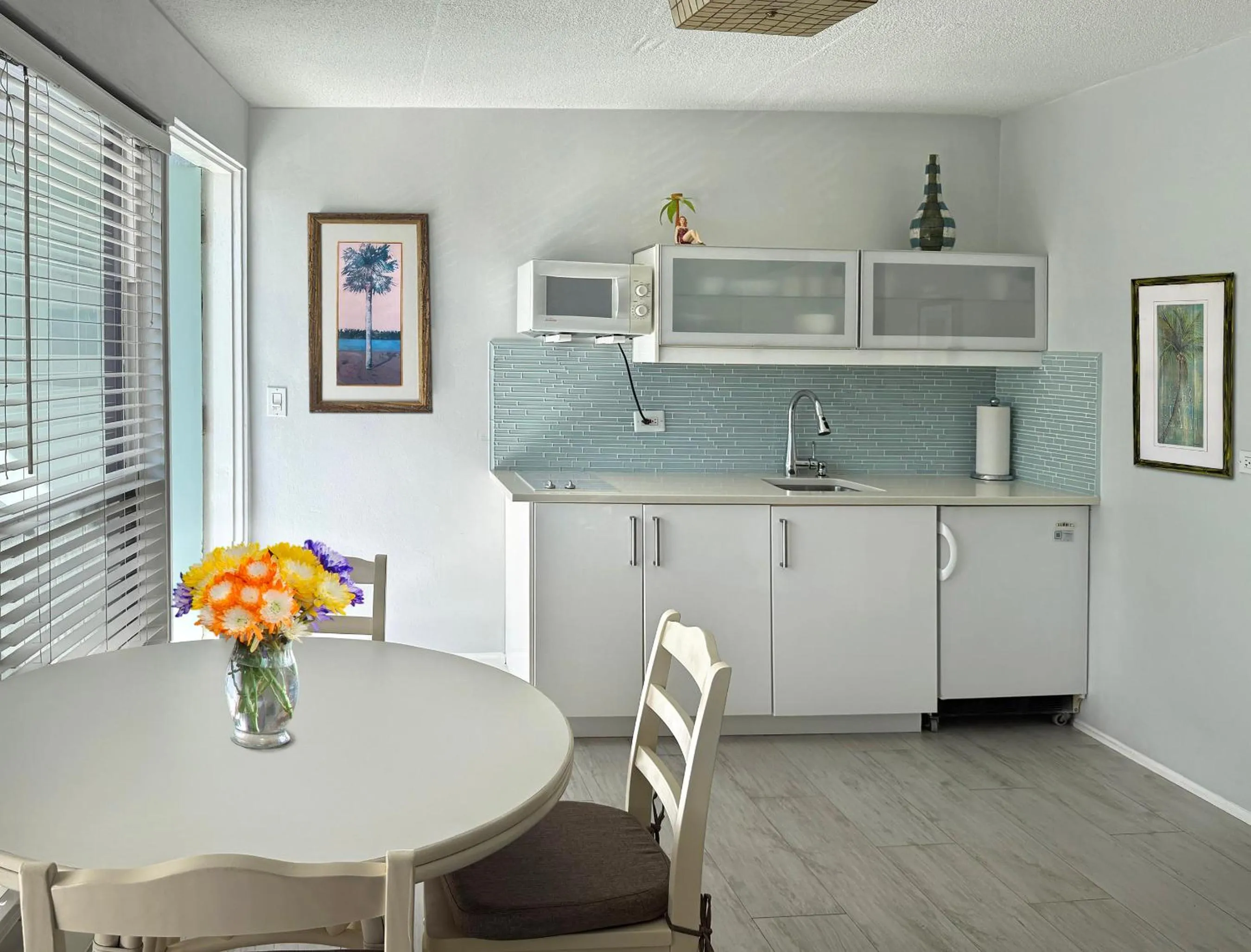 Kitchen or kitchenette in South Beach Place - Vero Beach