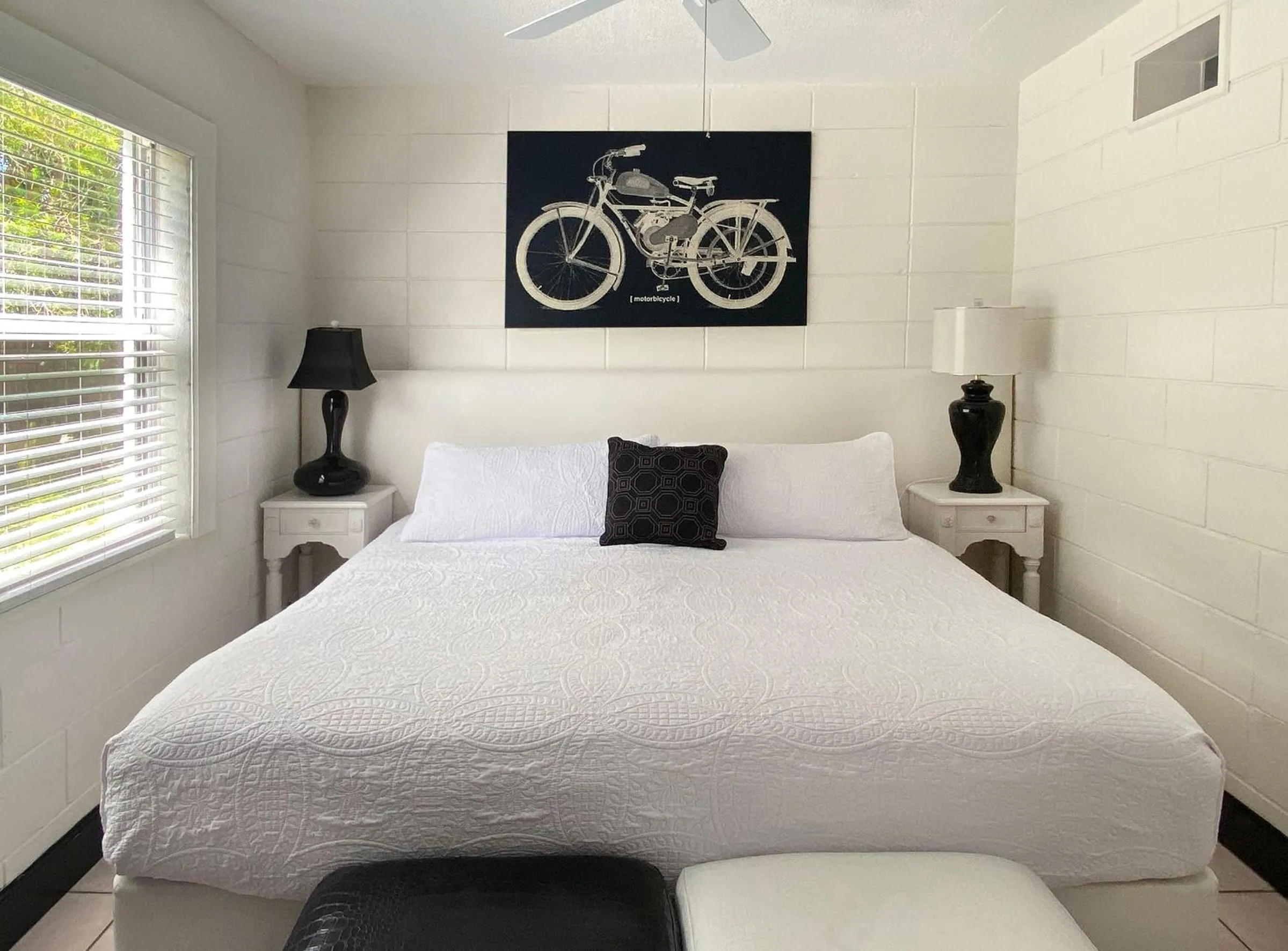 Bed in South Beach Place - Vero Beach