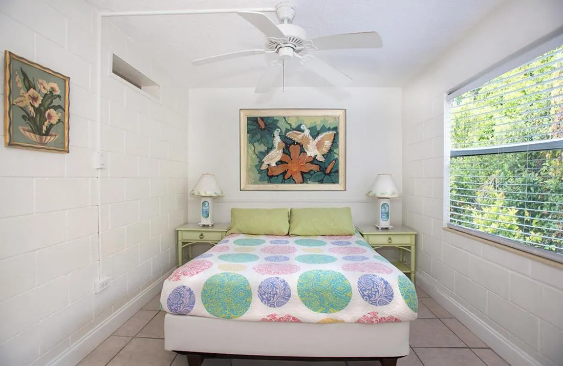 Bed in South Beach Place - Vero Beach