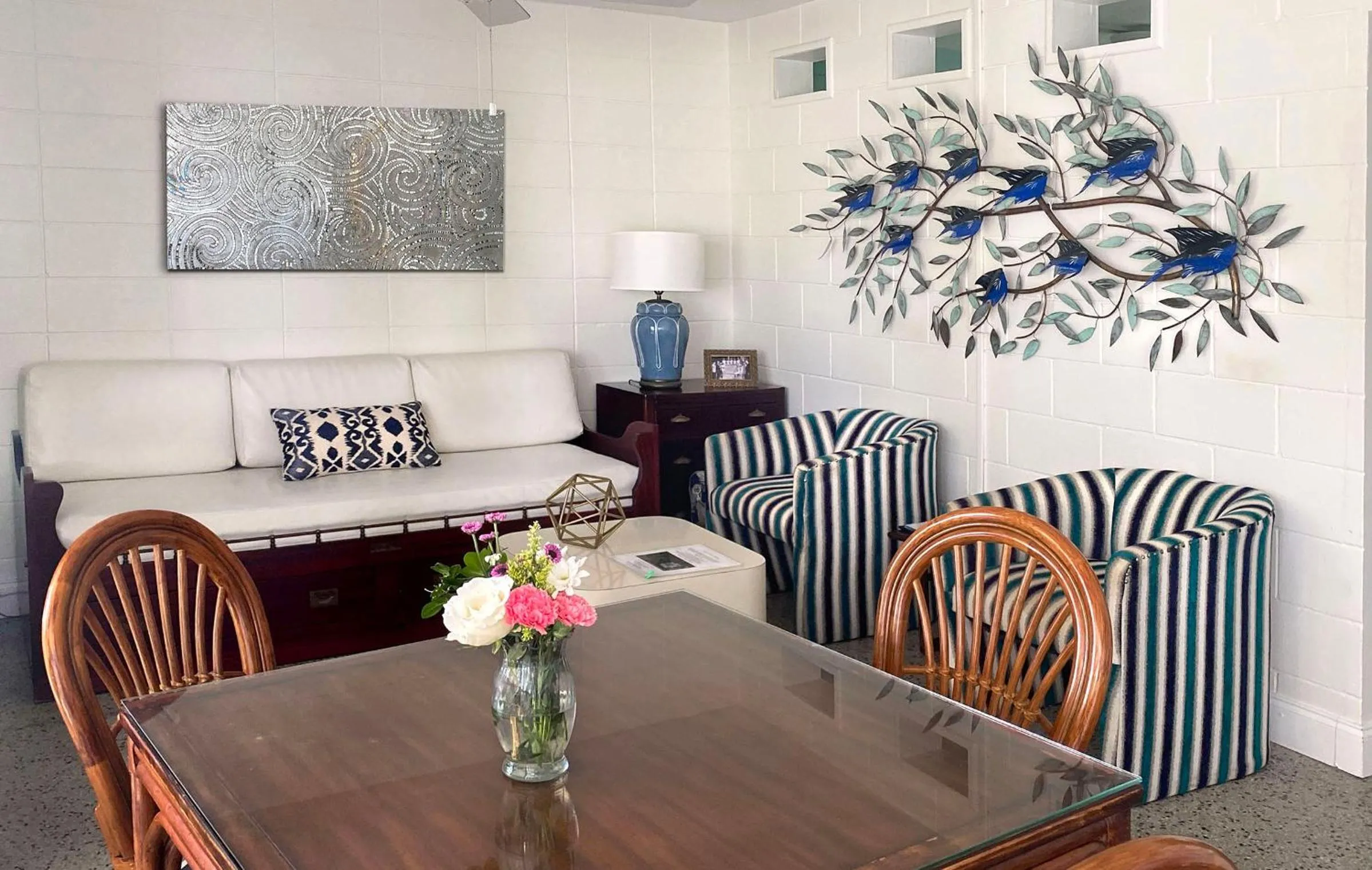 Dining area in South Beach Place - Vero Beach