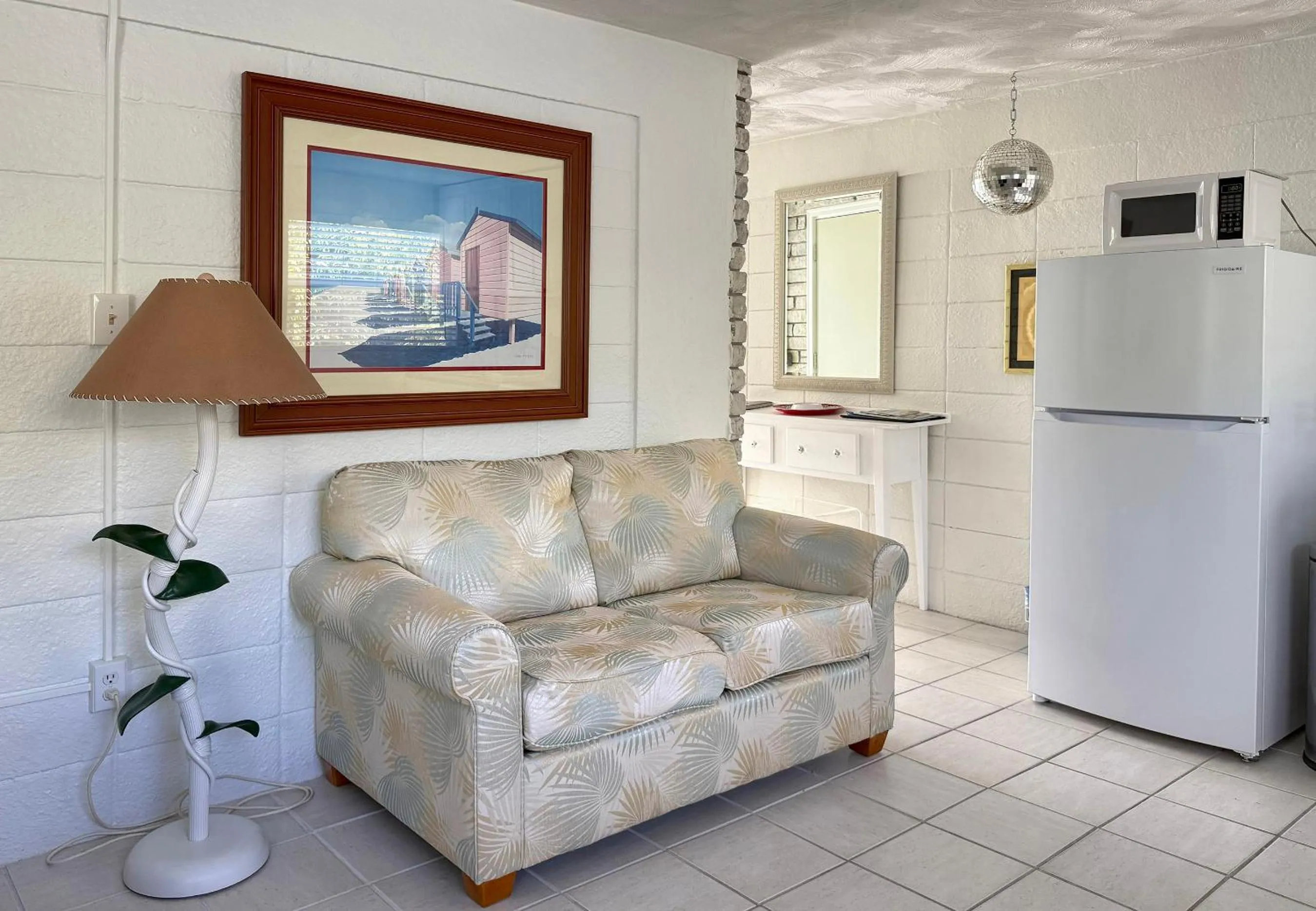 Seating area in South Beach Place - Vero Beach