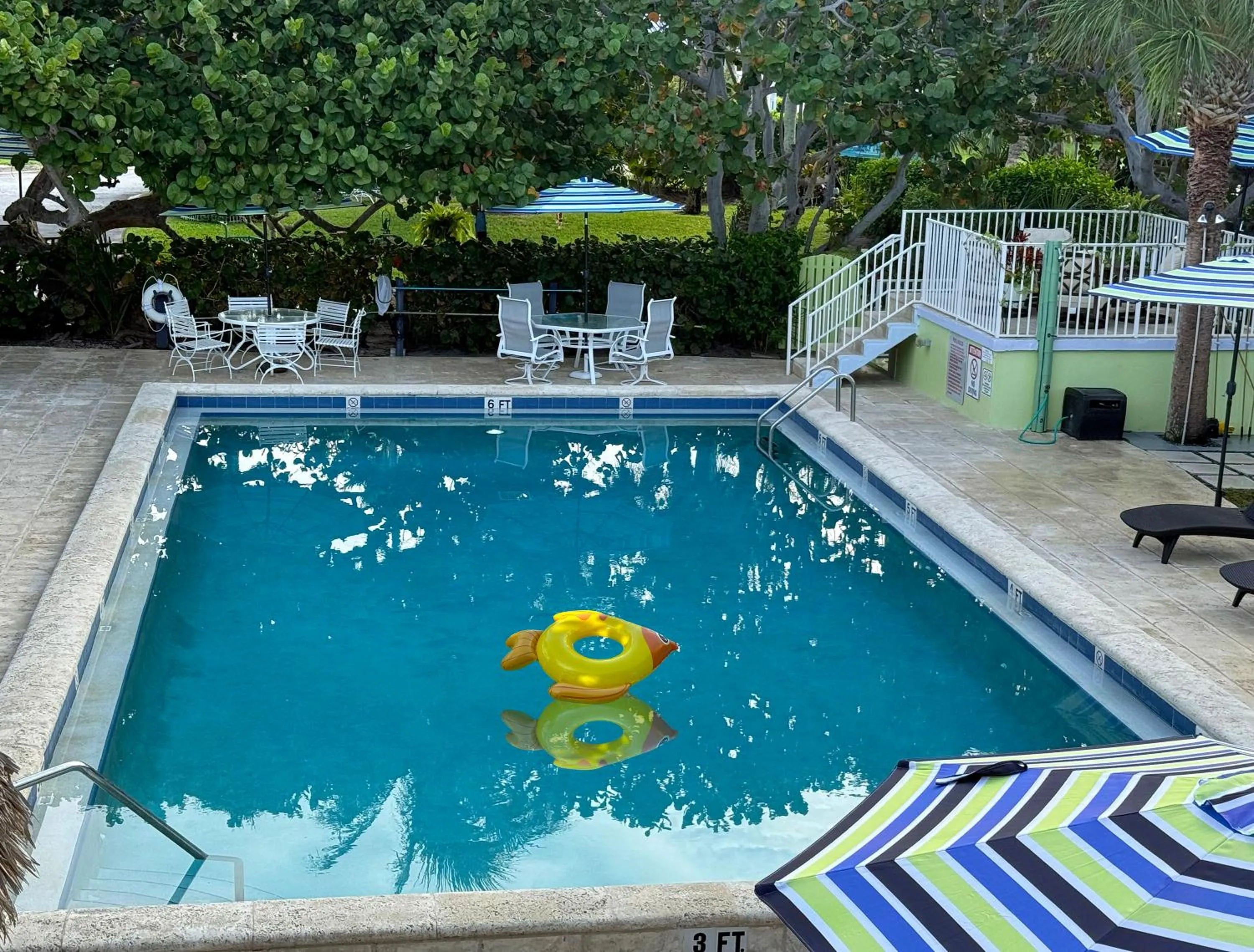 Swimming pool in South Beach Place - Vero Beach