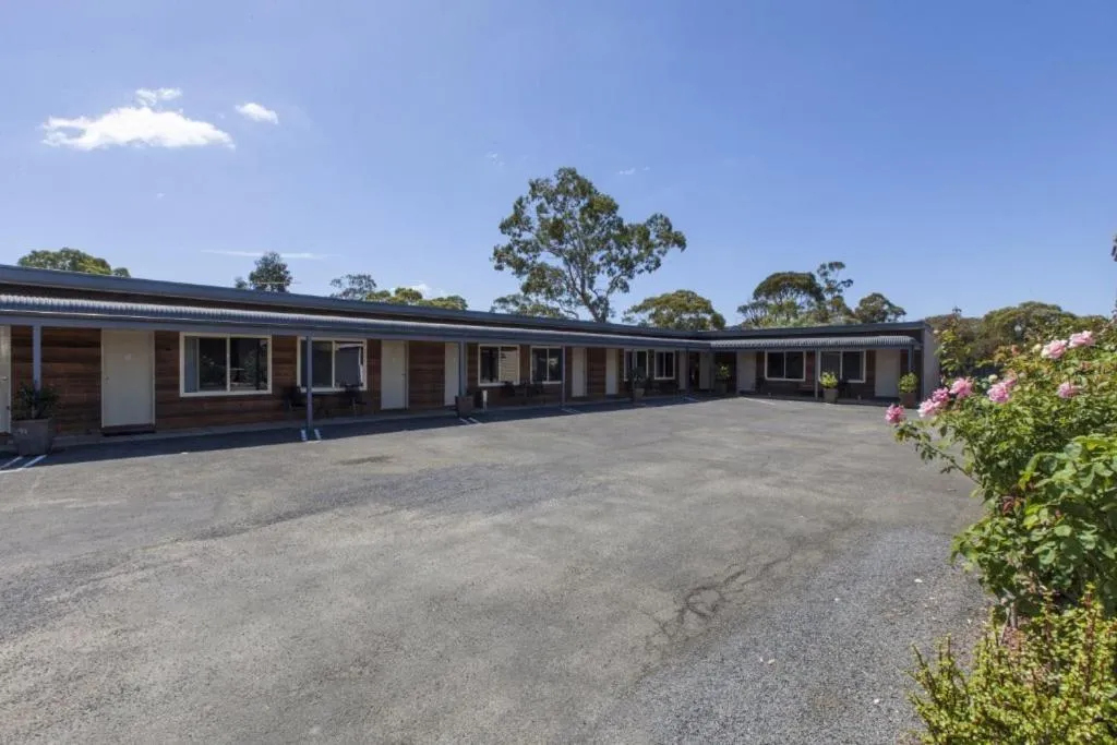 Facade/entrance in Chalambar Motel