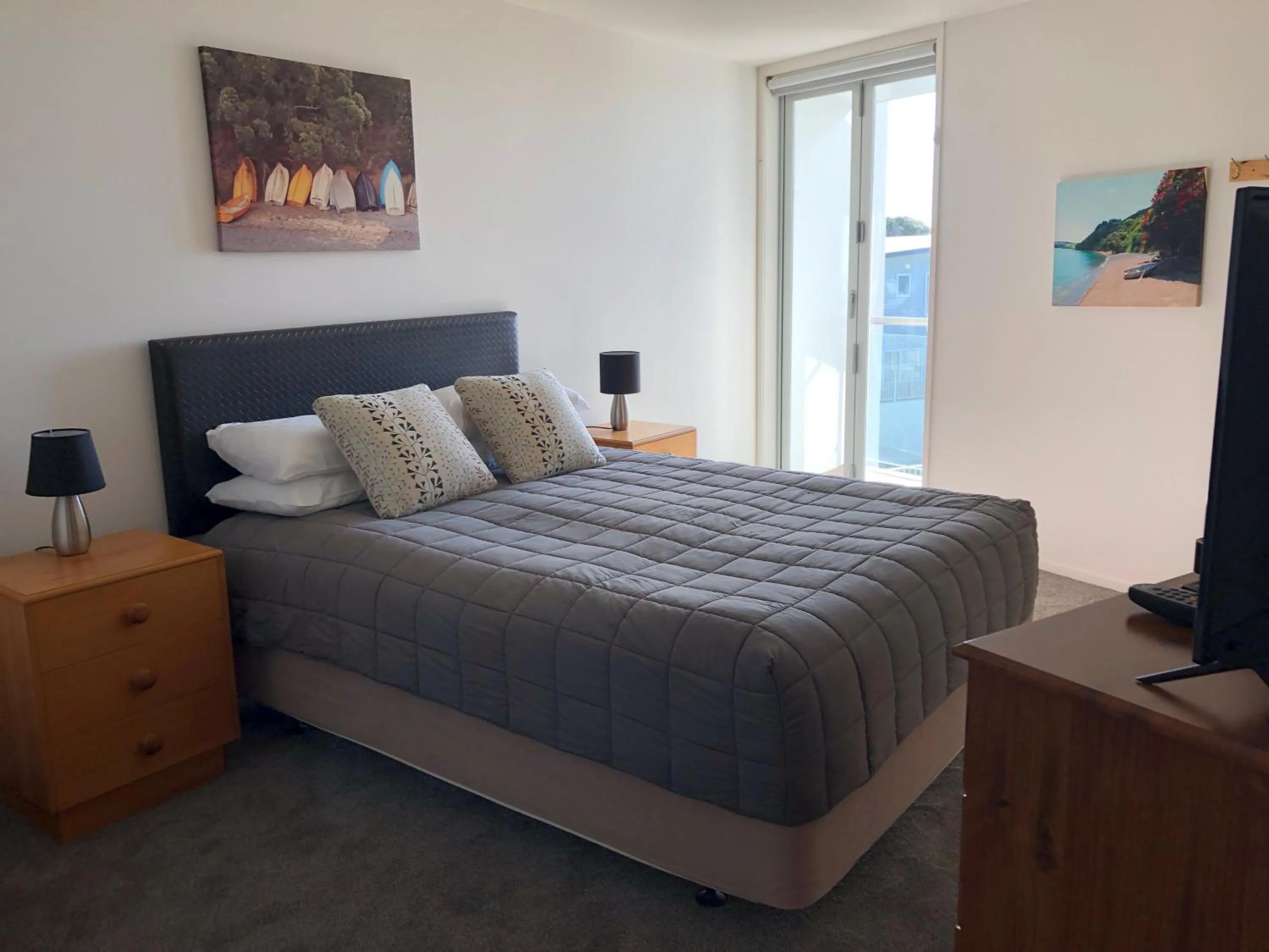 Bed in Ohope Beach Resort