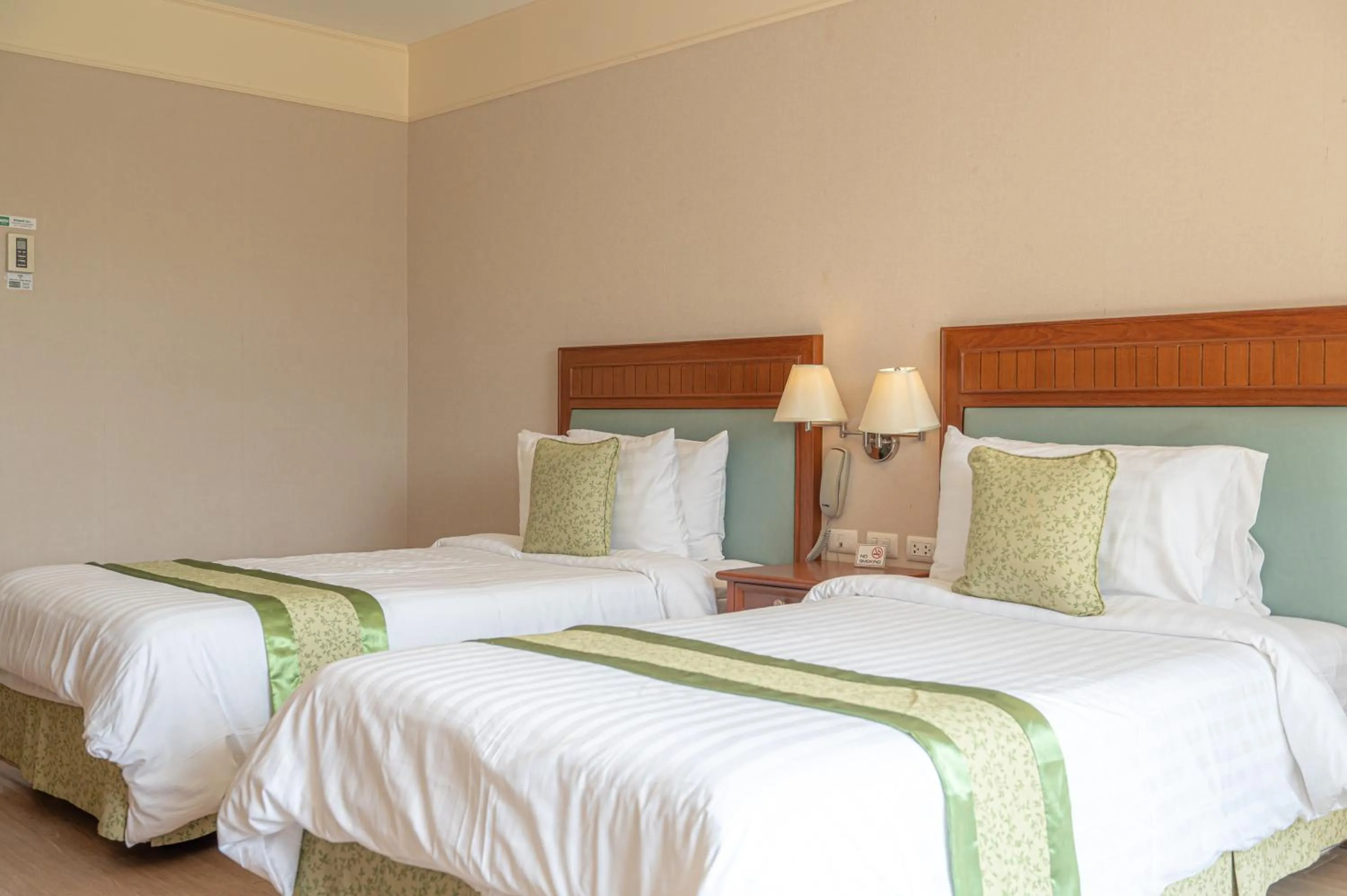 Photo of the whole room, Bed in Eco Hotel by Thammasat