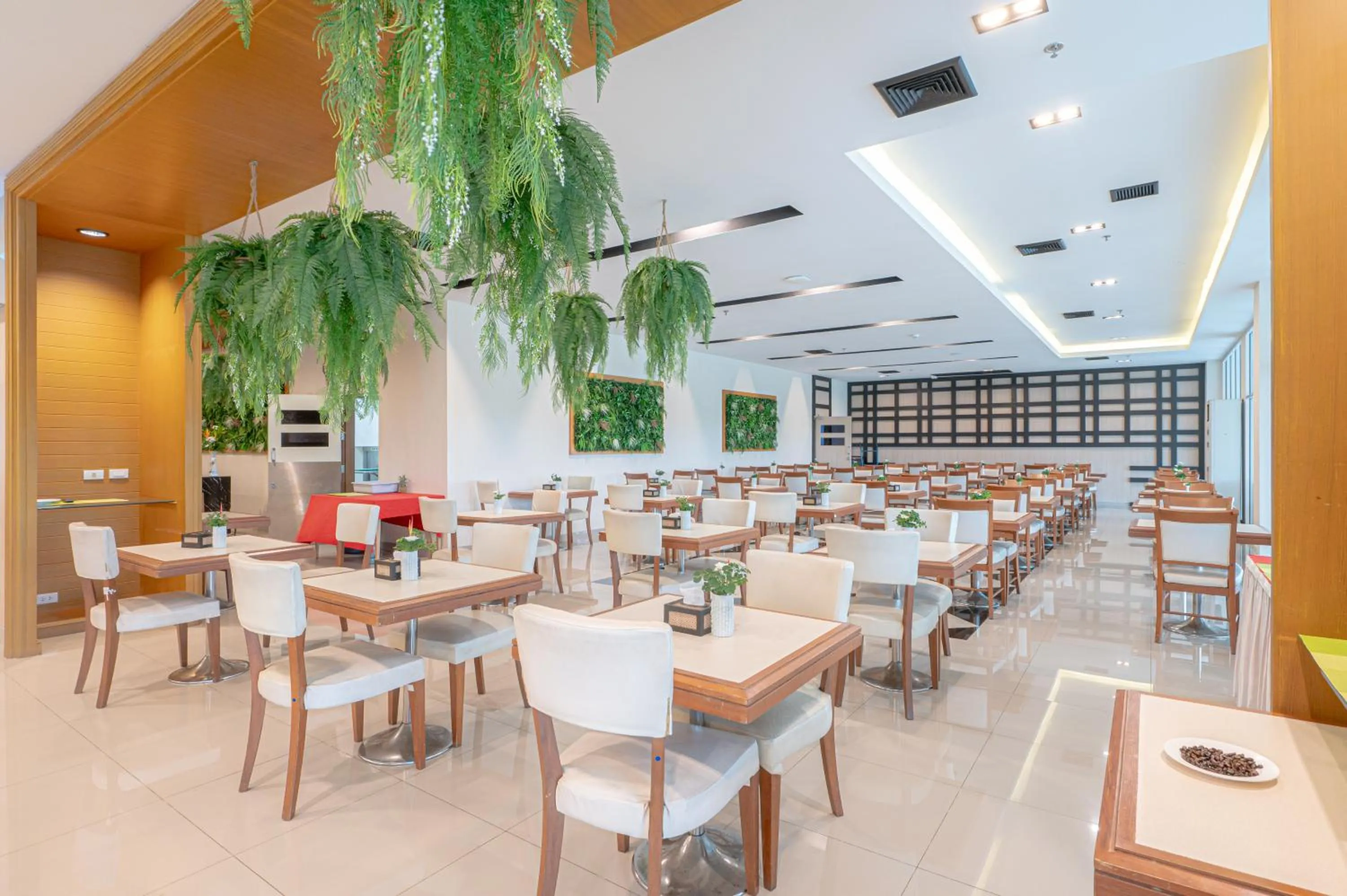 Restaurant/places to eat in Eco Hotel by Thammasat