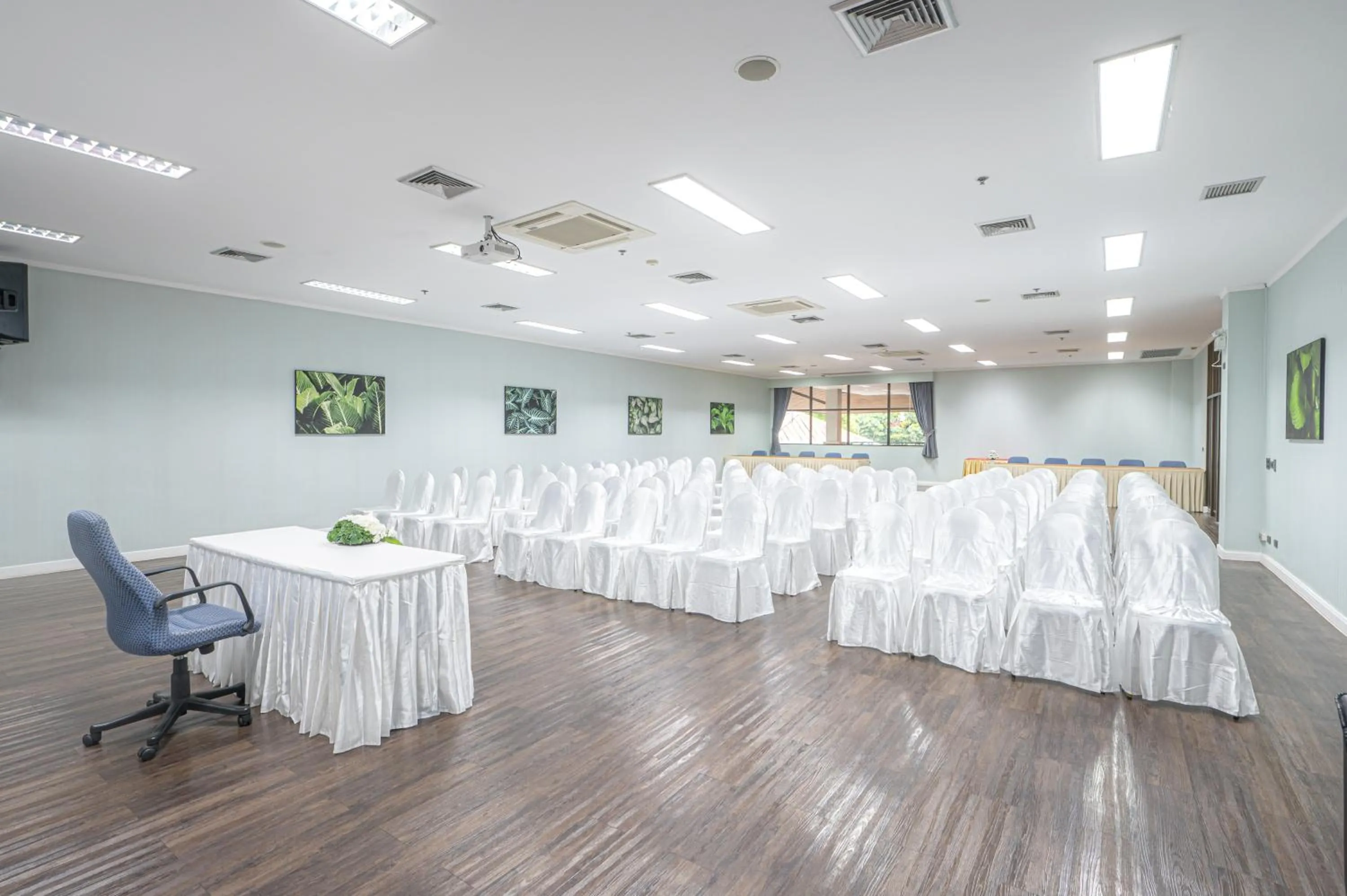 Meeting/conference room in Eco Hotel by Thammasat